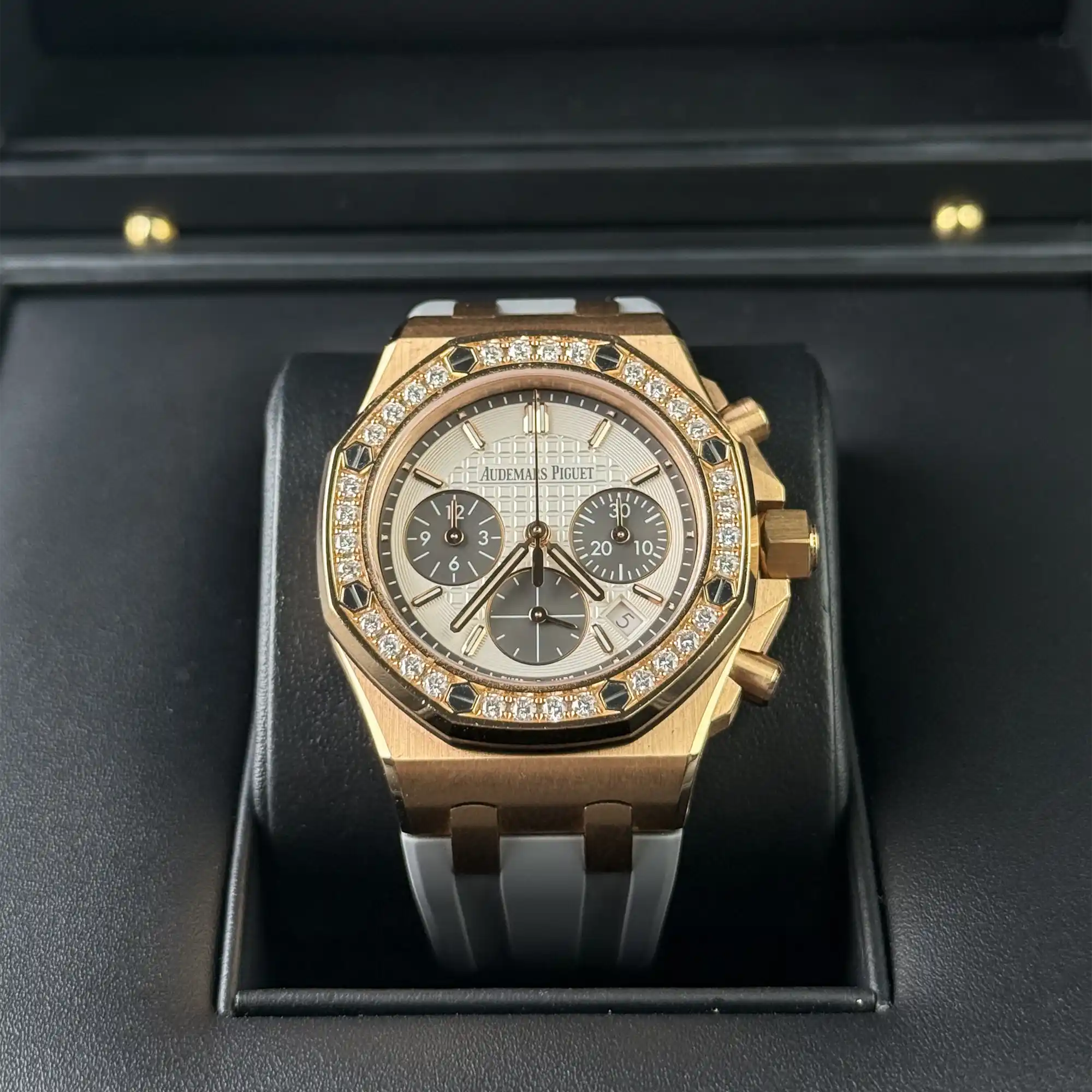 Audemars Piguet Royal Oak Offshore 26231OR.ZZ.D003CA.01 - Pre-Owned - Front
