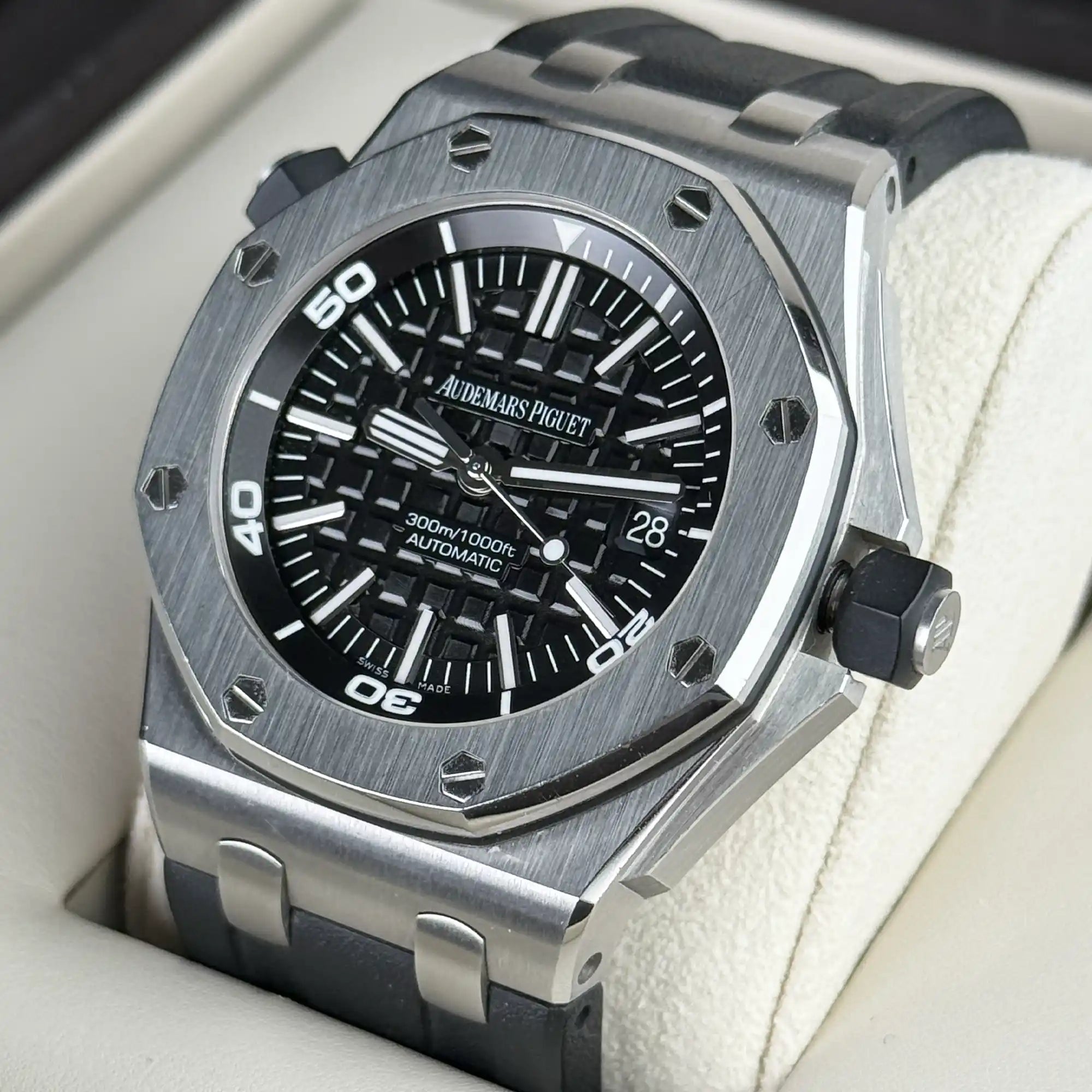 Audemars Piguet Royal Oak Offshore Diver Black Dial Stainless Steel 15710ST.OO.A002CA.01 - 2012 Pre-Owned - Right