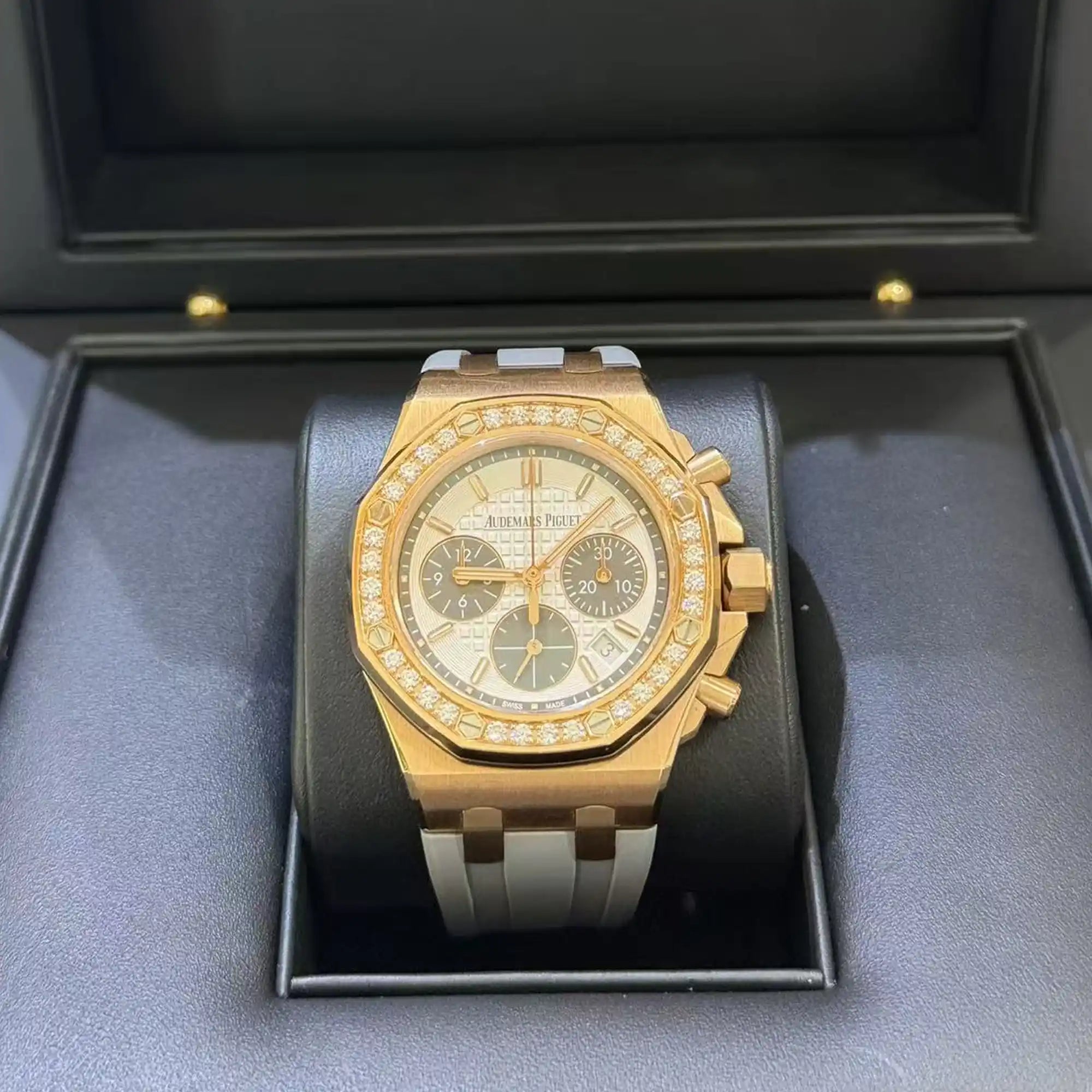 Audemars Piguet Royal Oak Offshore Ref. 26231OR.ZZ.D003CA.01 - Pre-Owned - Front