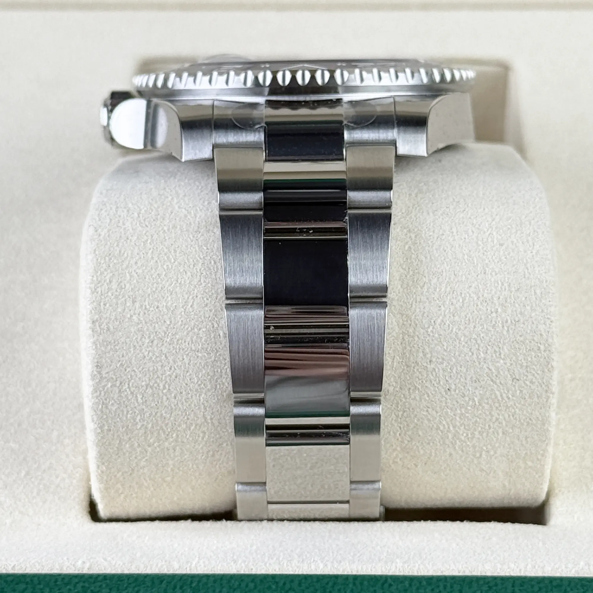 Bracelet 1 - Rolex GMT Master II "Pepsi" Oyster 126710BLRO