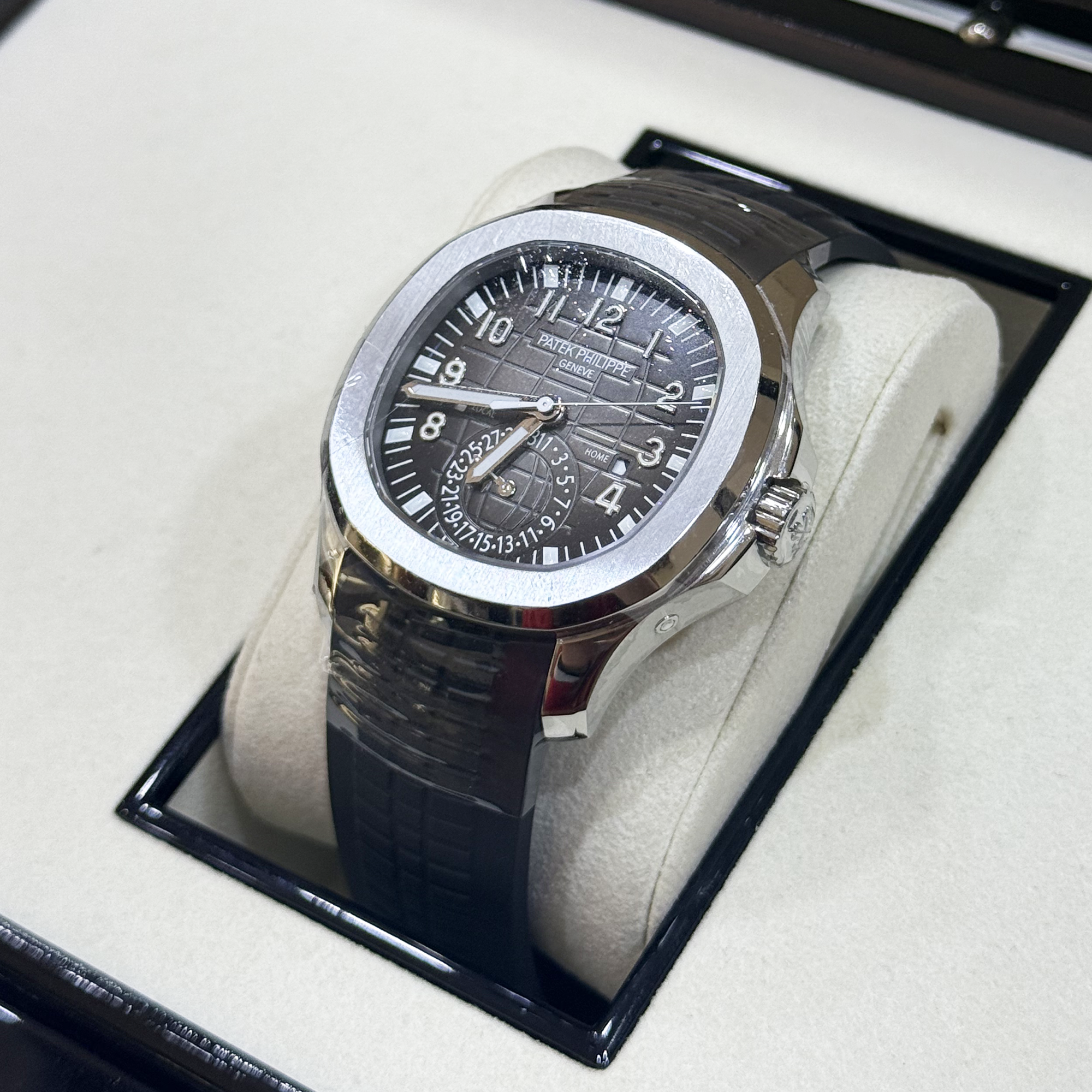 Patek Philippe Aquanaut Black Dial Travel Time 5164A/001 - Pre-owned - Right