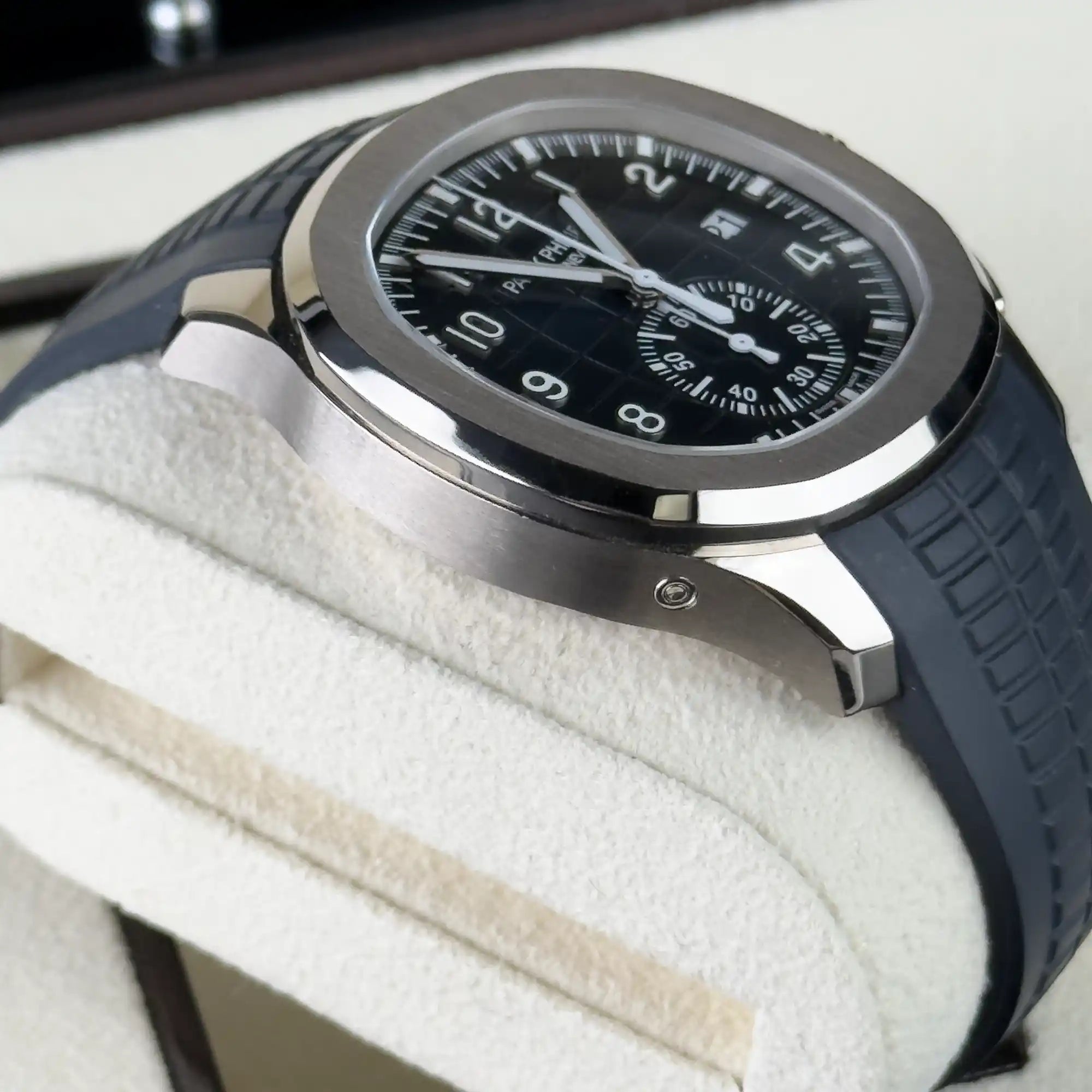 Patek Philippe Aquanaut Chronograph White Gold 42.2mm Blue Dial 5968g-001 - Side 1