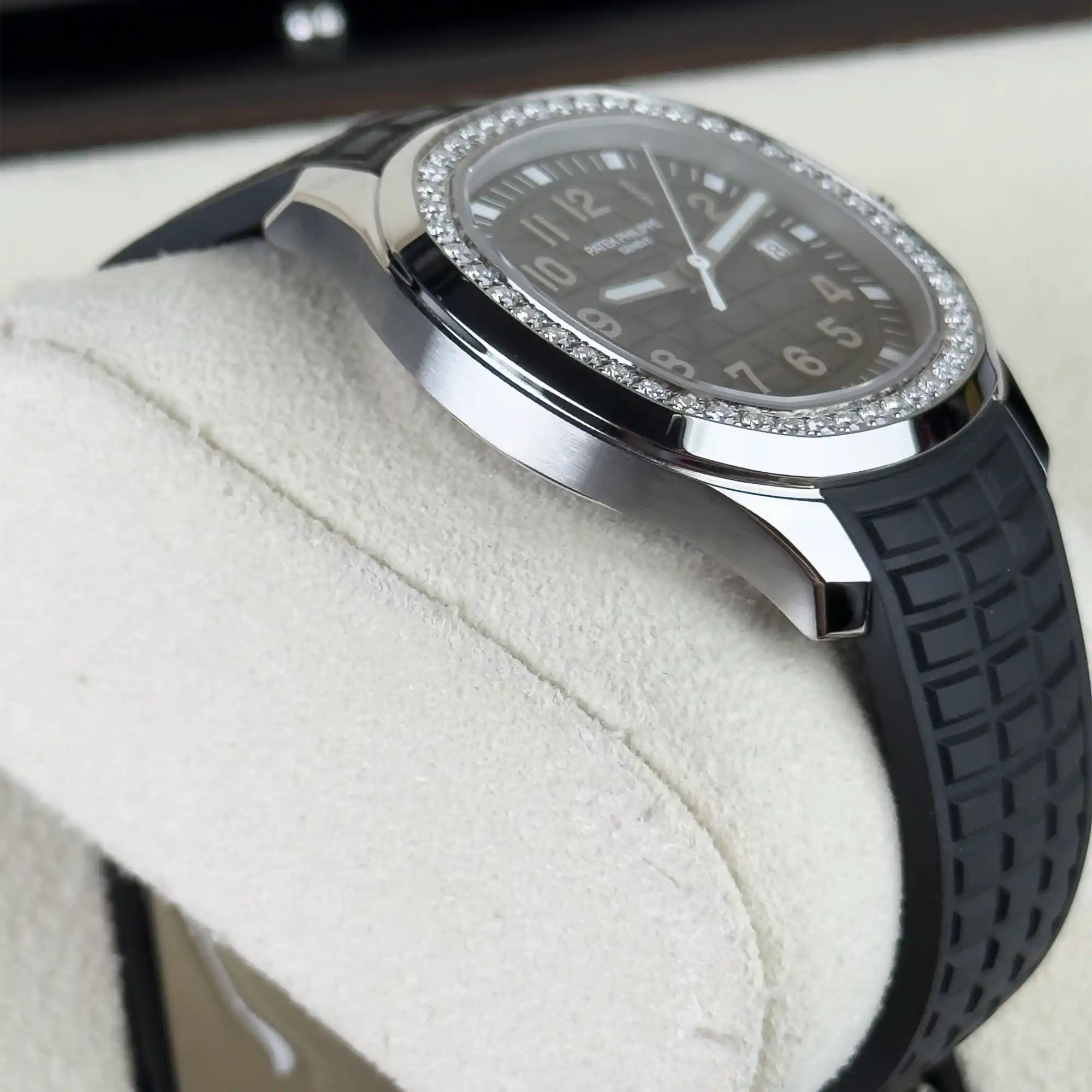 Patek Philippe Aquanaut Luce Black Dial Diamond Bezel 38.8mm Stainless Steel 5267/200A-001-side 1