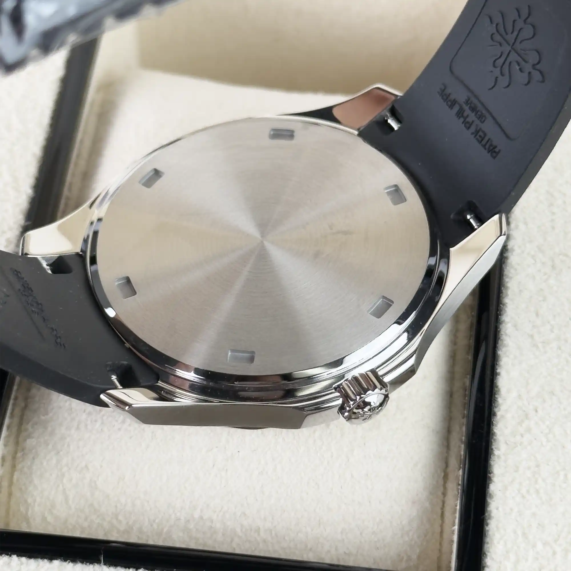 Patek Philippe Aquanaut Luce Black Dial Diamond Bezel 38.8mm Stainless Steel 5267/200A-001 Case back