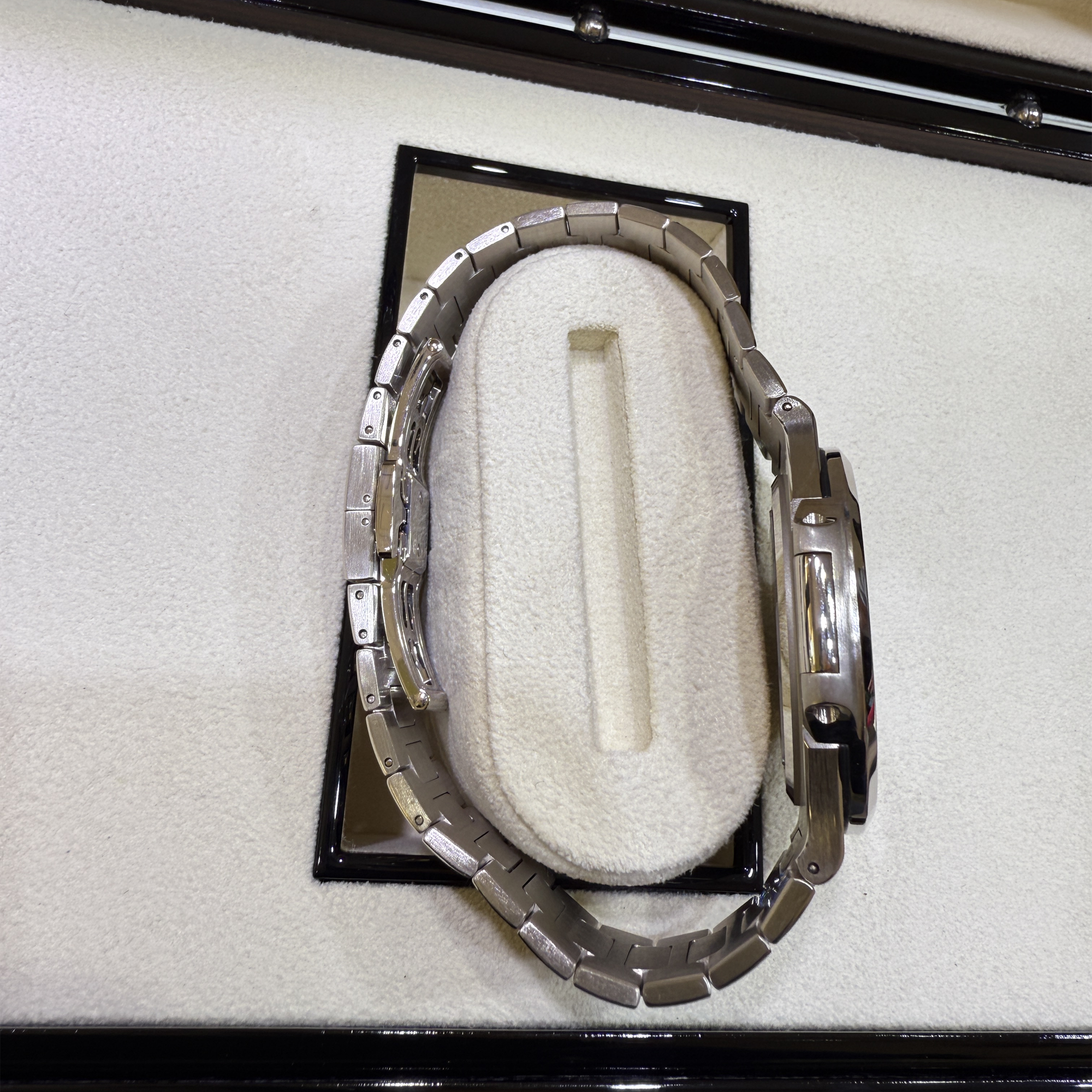 Patek Philippe Nautilus Blue Dial White Gold 5811/1G-001 - Side 1