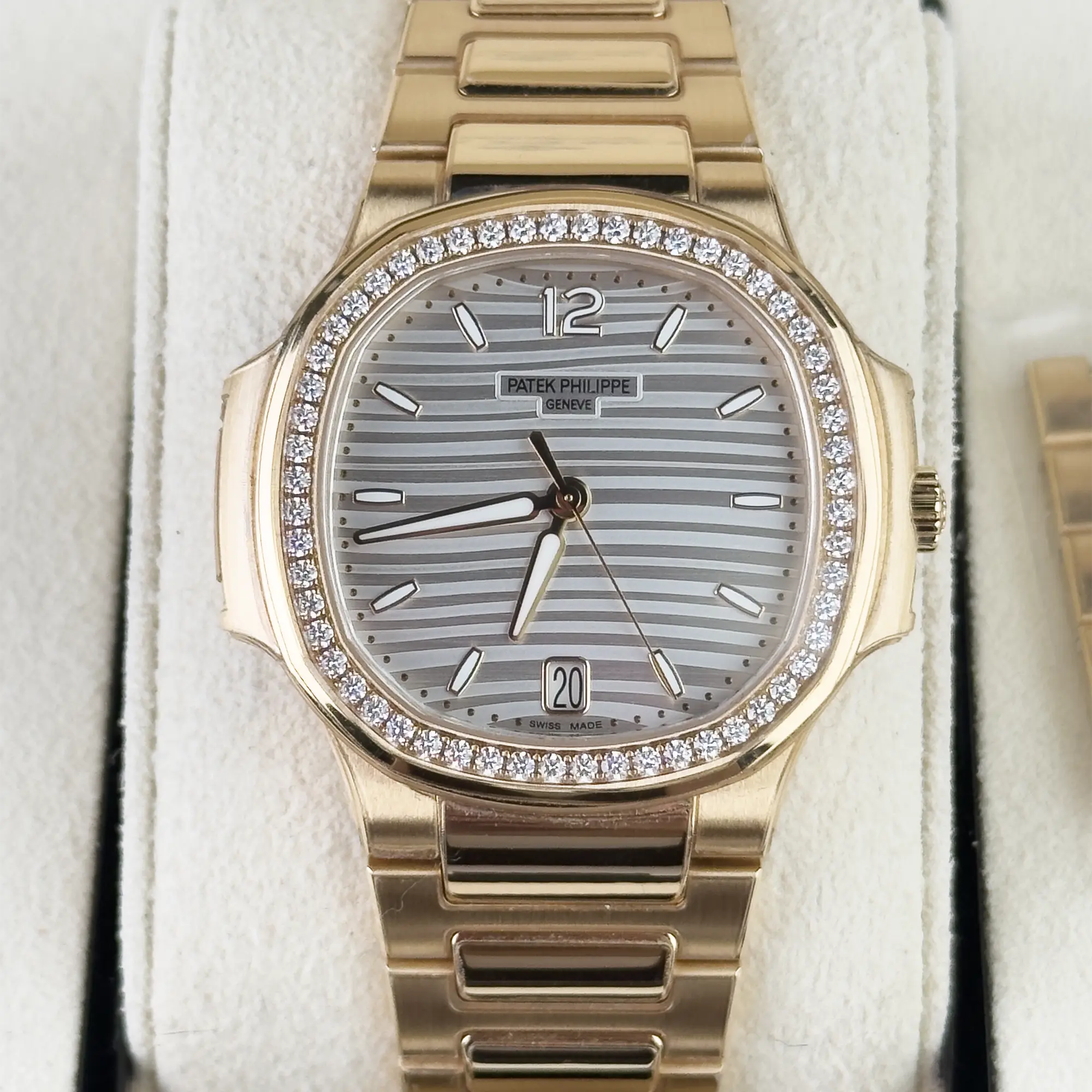 Patek Philippe Nautilus Champagne Dial 7118-1200R - Pre-Owned Mint - Front