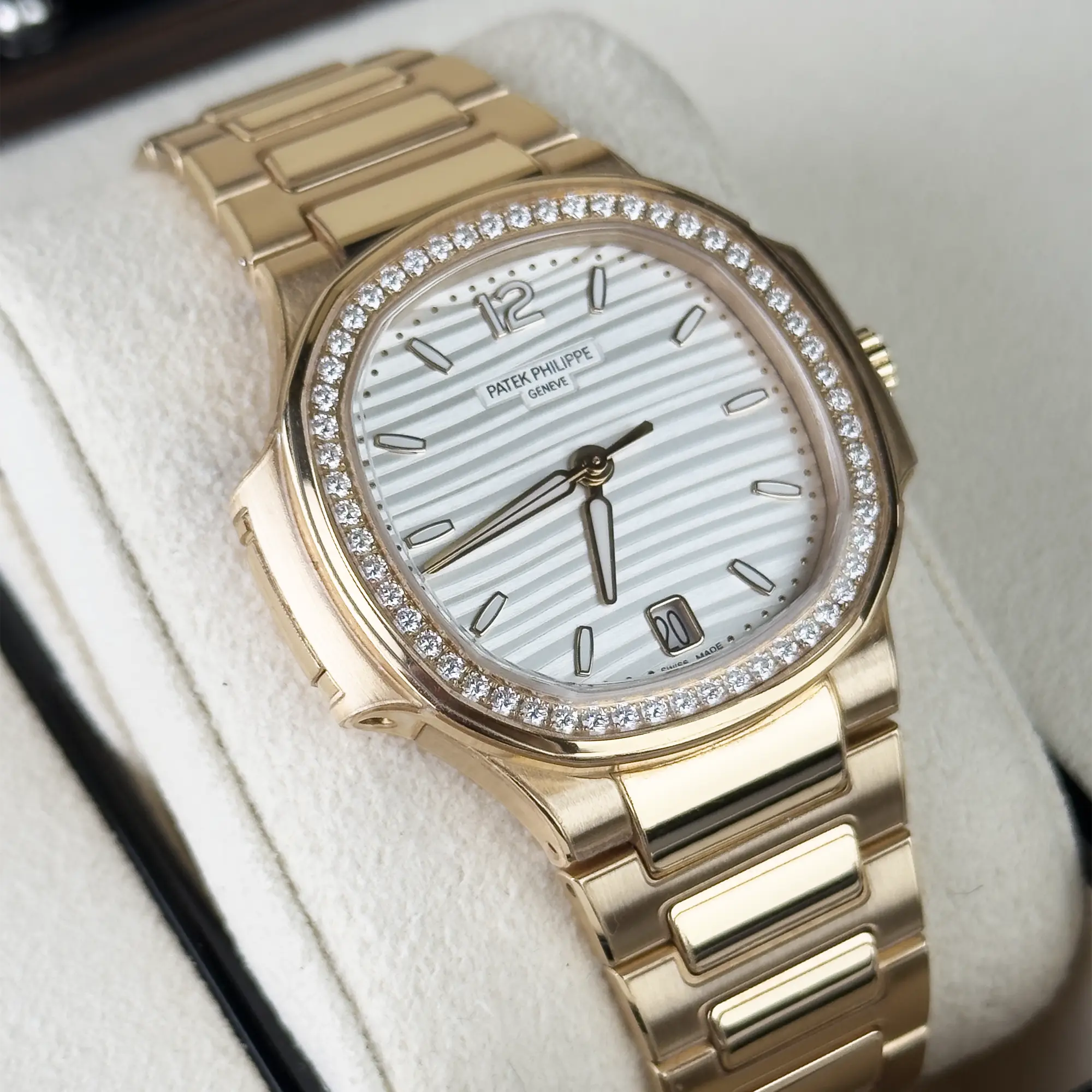 Patek Philippe Nautilus Champagne Dial 7118-1200R - Pre-Owned Mint - Left