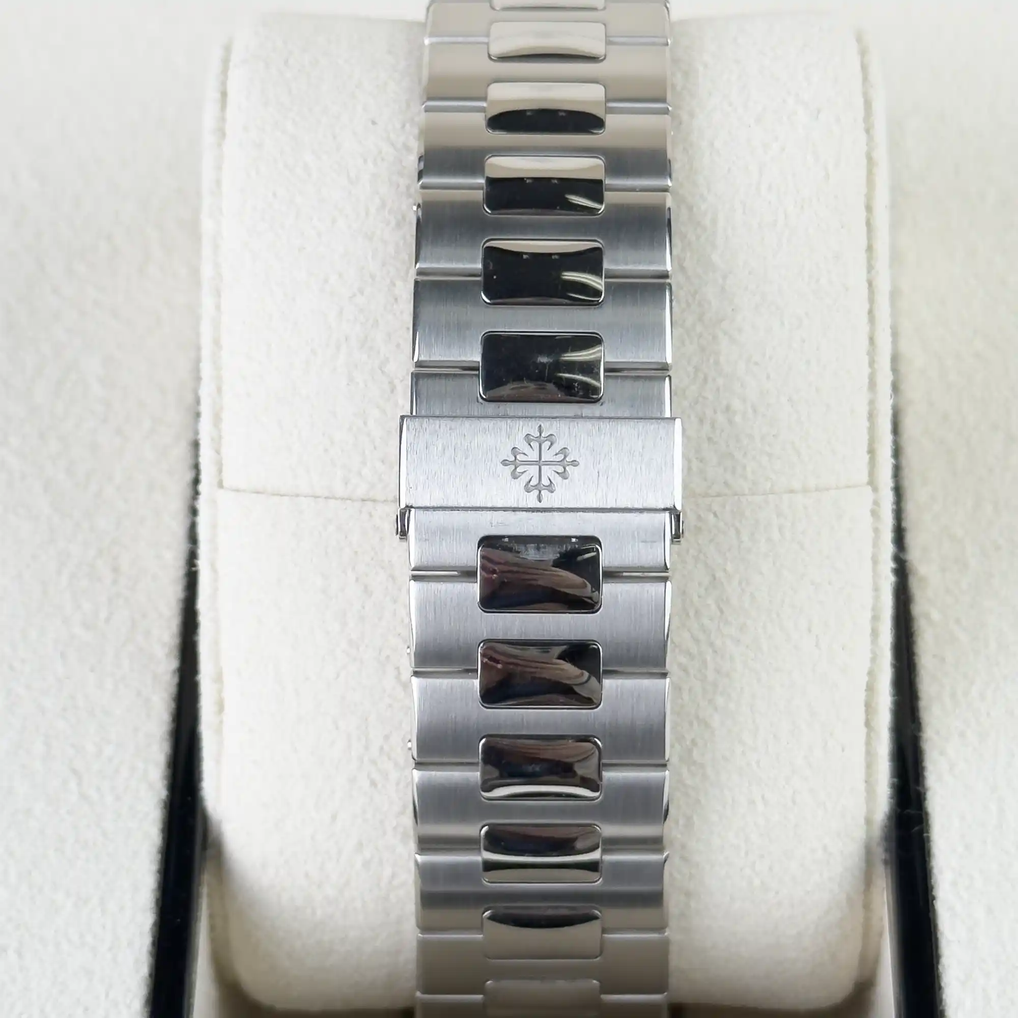 Patek Philippe Nautilus Grey Dial Diamond Bezel Platinum 5711/110P-001 - Pre-Owned - Bracelet 1