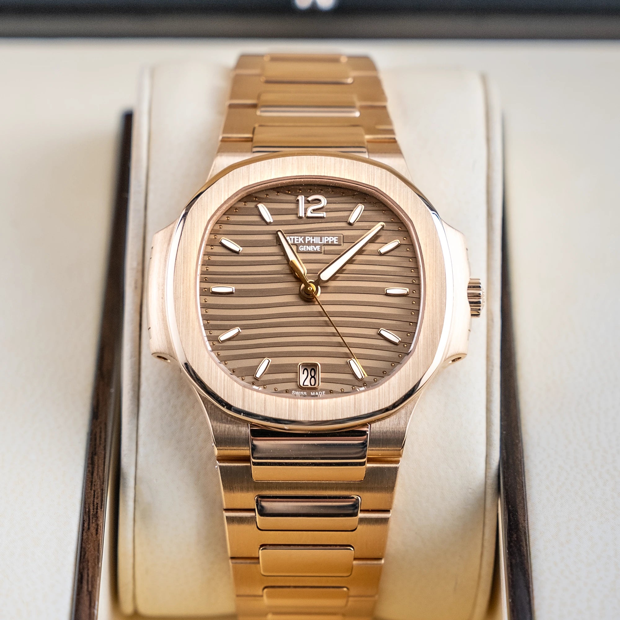 Patek Philippe Nautilus Lady Champagne Dial Rose Gold 35.2mm 7118/1R-010 - In box