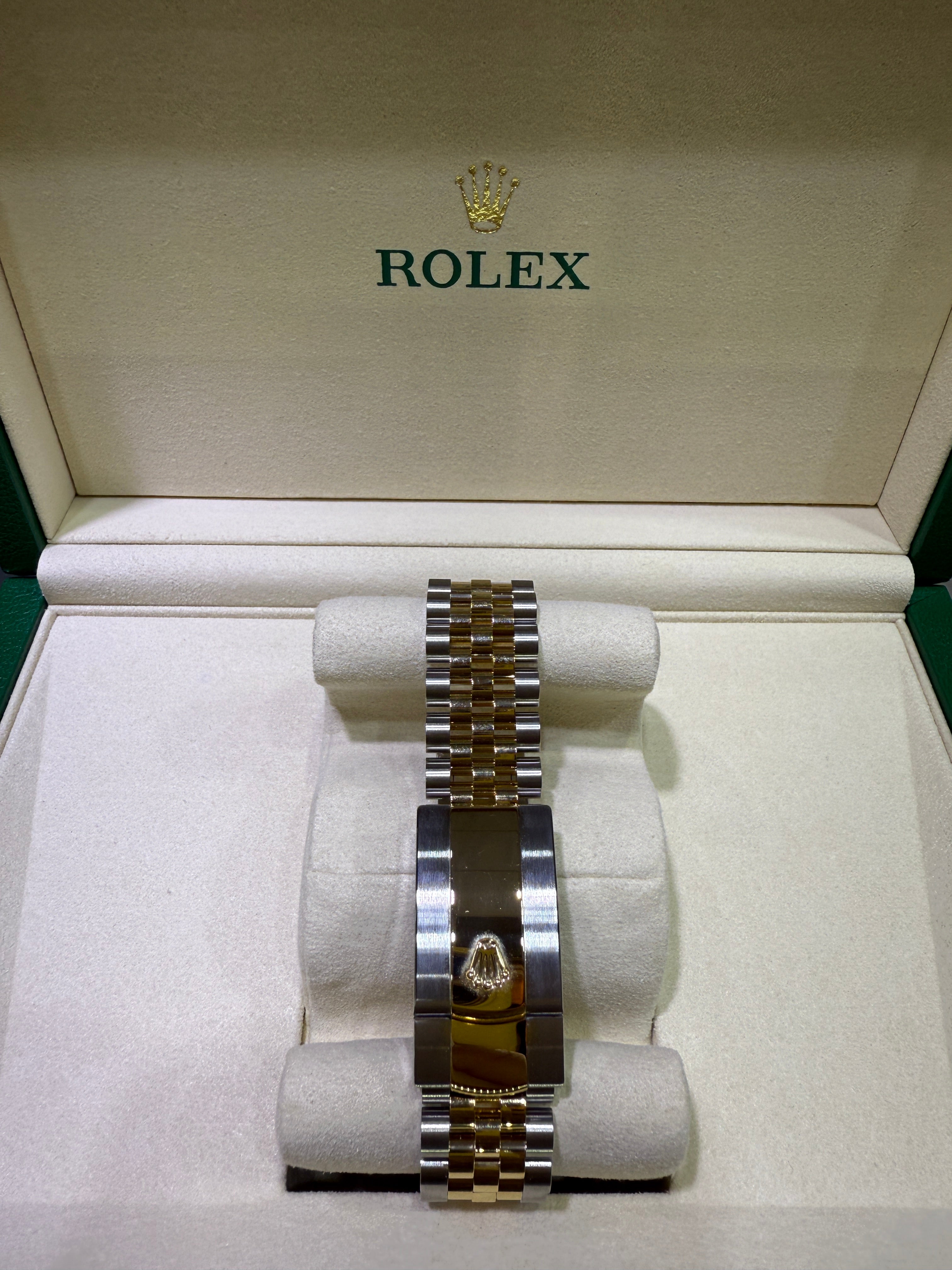 Rolex Datejust 36 Olive Green Roman Diamond Oystersteel Yellow Gold Jubilee 126233 - Bracelet