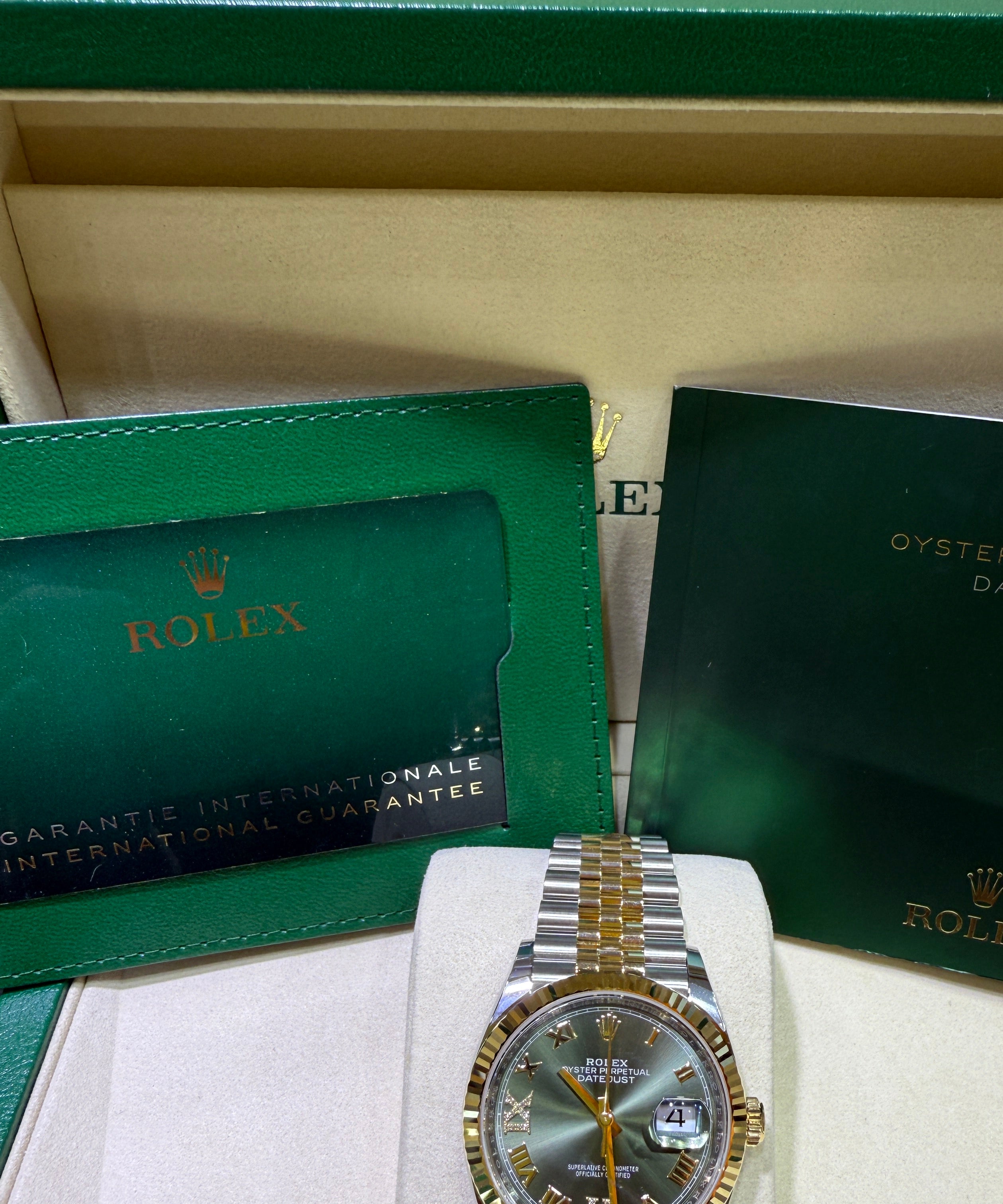 Rolex Datejust 36 Olive Green Roman Diamond Oystersteel Yellow Gold Jubilee 126233 - Full set