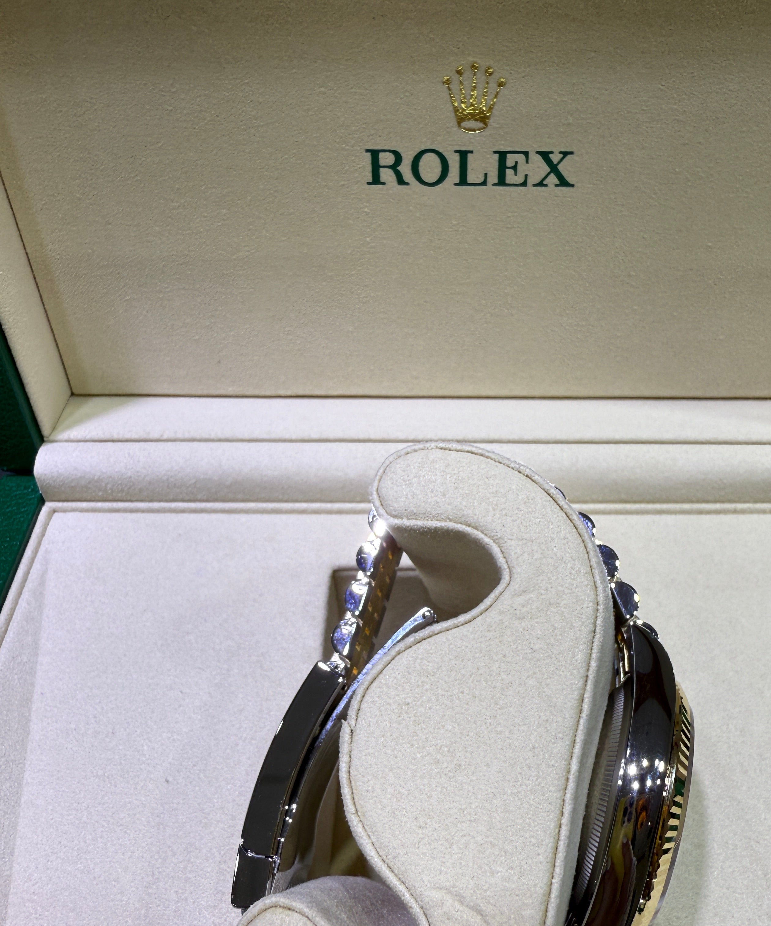 Rolex Datejust 36 Olive Green Roman Diamond Oystersteel Yellow Gold Jubilee 126233 - Side