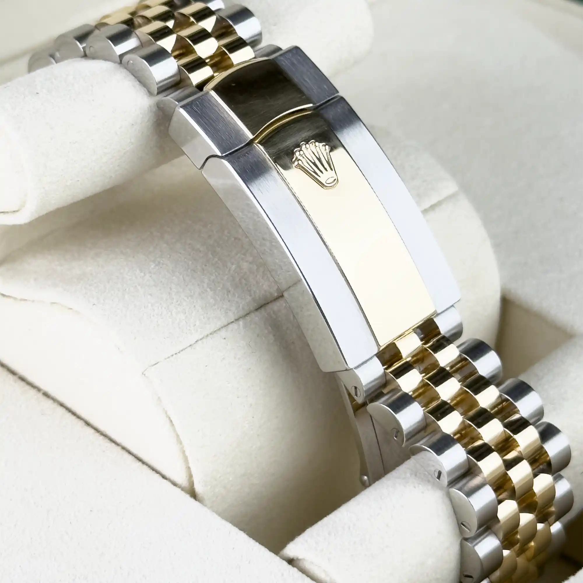 Rolex Datejust 36 Silver Diamond Oystersteel Yellow Gold Jubilee 126233 - preowned - clasp 2