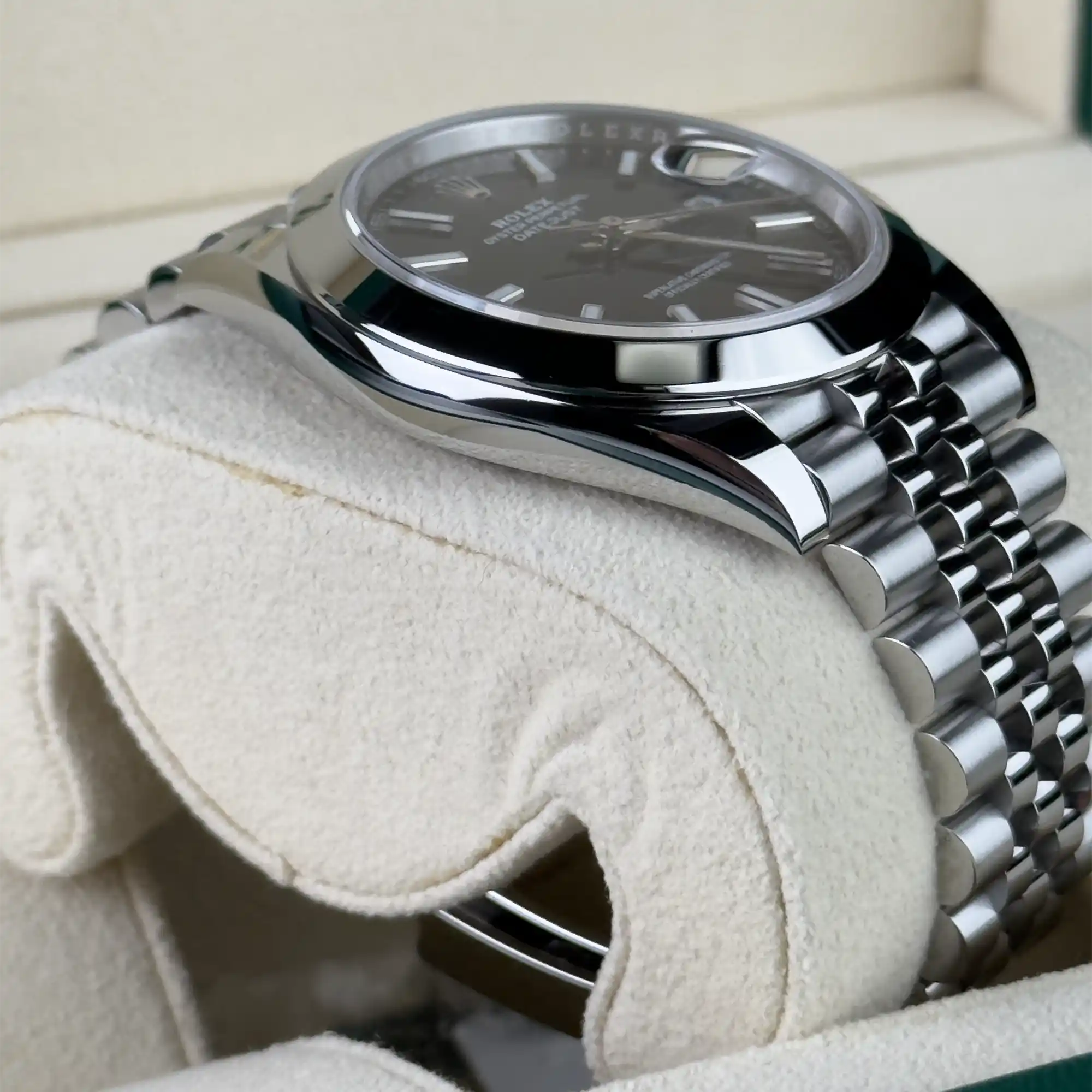 Rolex Datejust 41 Black Index Oystersteel Jubilee 126300- Pre-Owned - Side 2