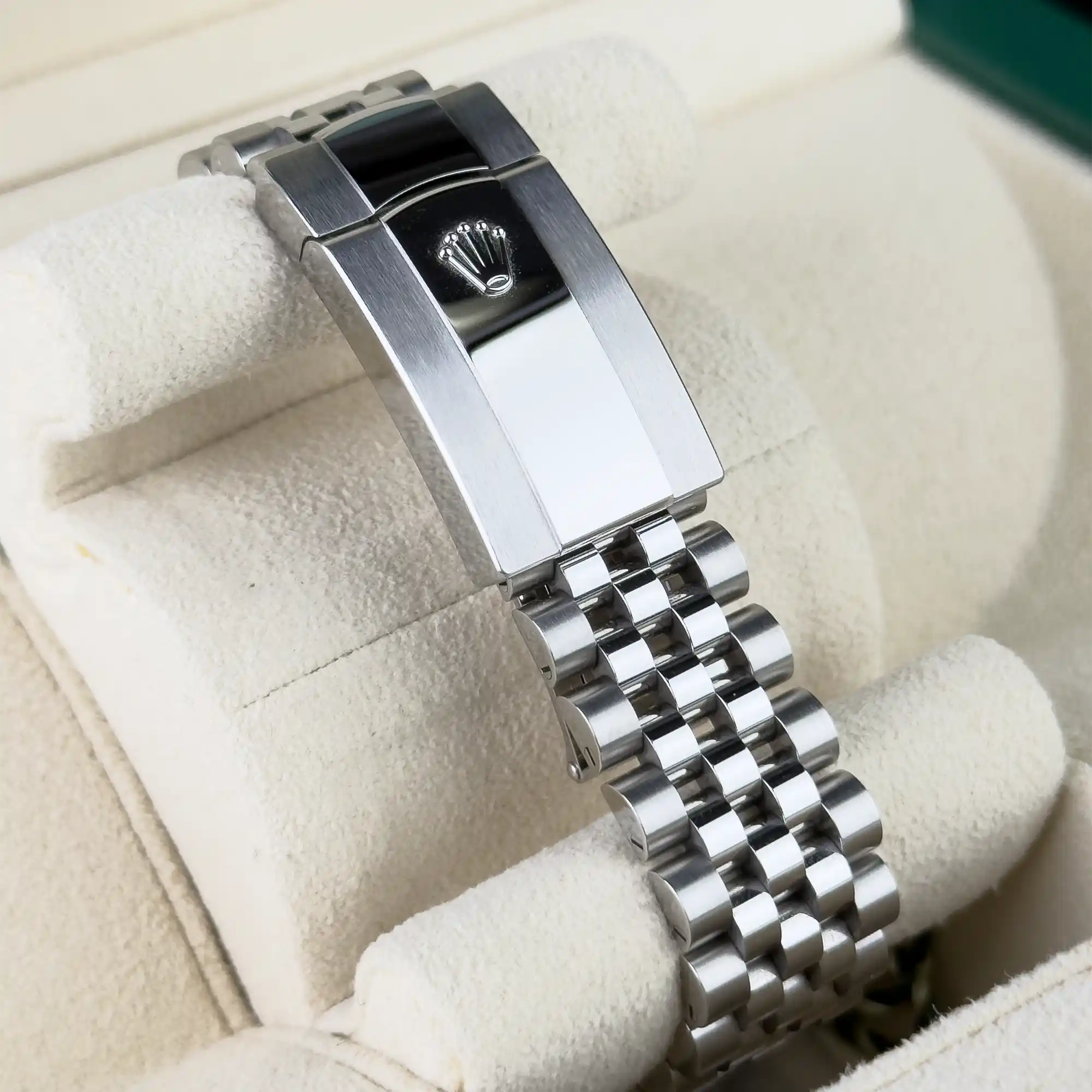 Rolex Datejust 41 Black Index Oystersteel Jubilee 126300 Clasp 2