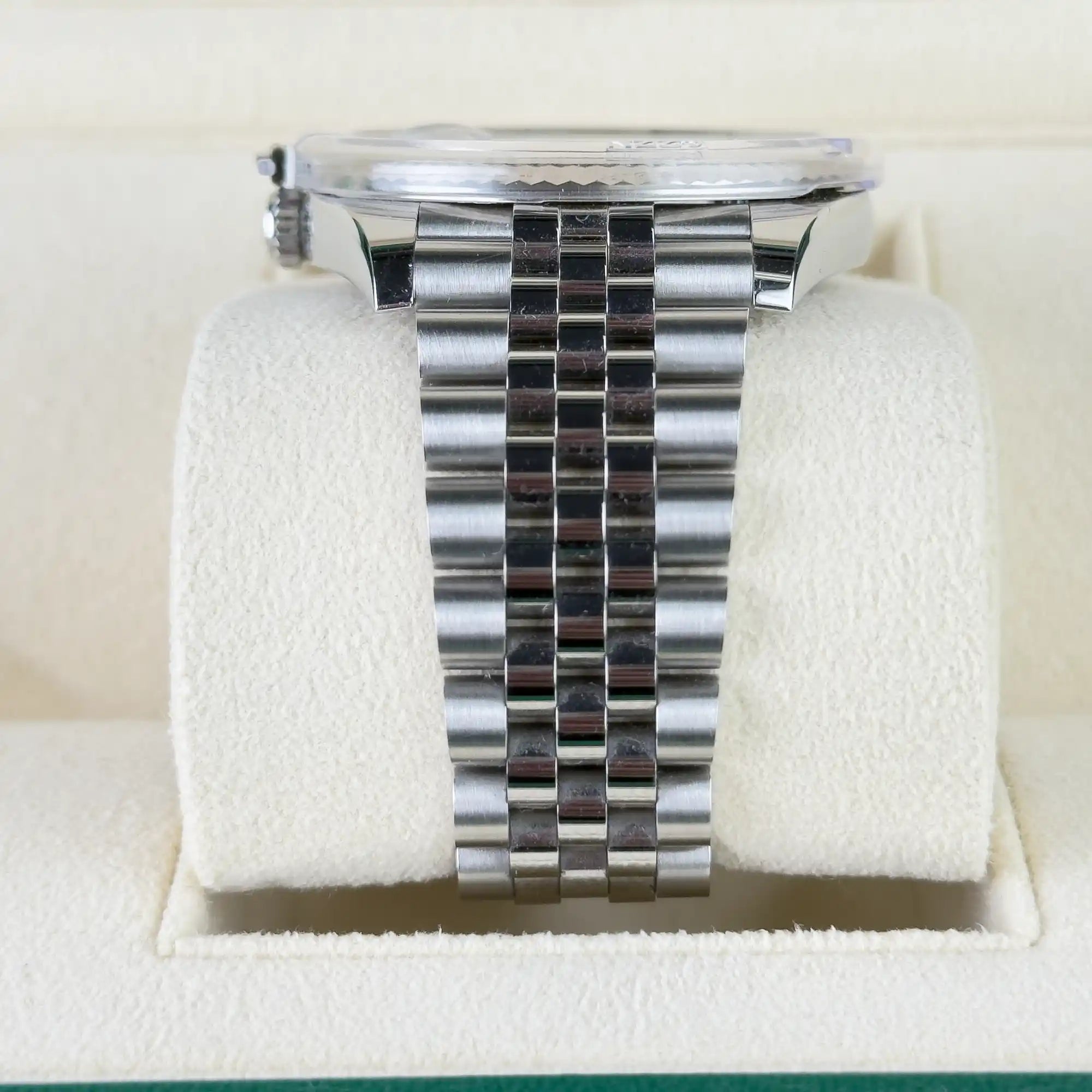 Rolex Datejust 41 Blue Motif Dial Jubilee 126334 - bracelet 1