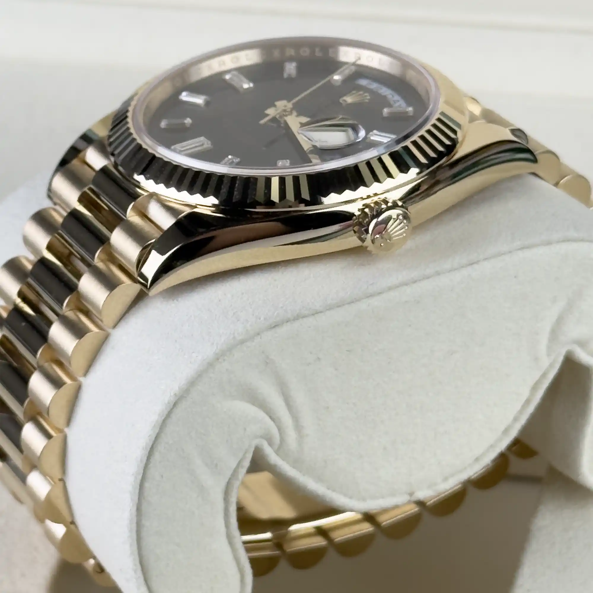 Rolex Day-Date 40 Black Baguette Yellow Gold 228238 - Side 2