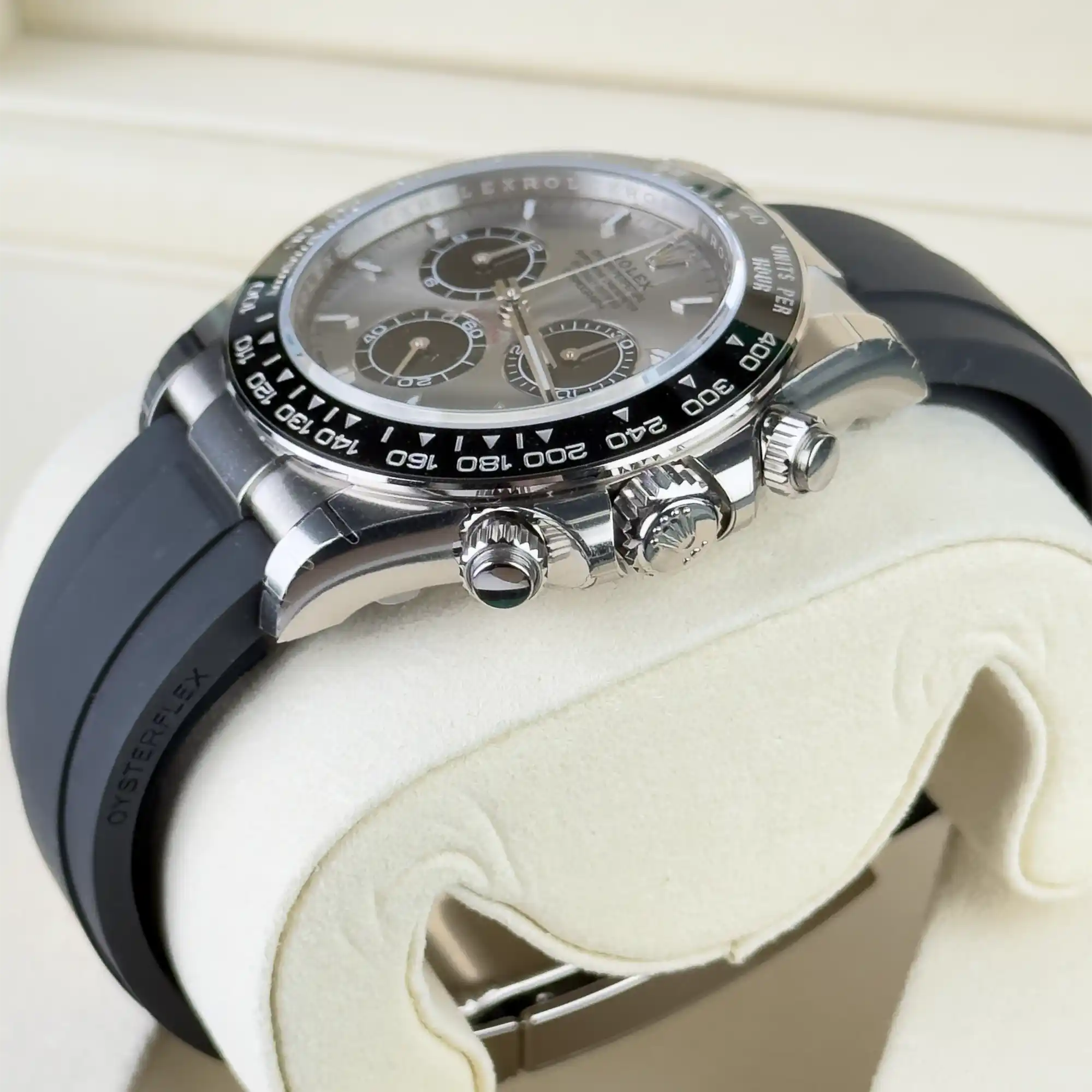Rolex Daytona "Ghost" Silver Dial White Gold Oysterflex 126519 - Side 2