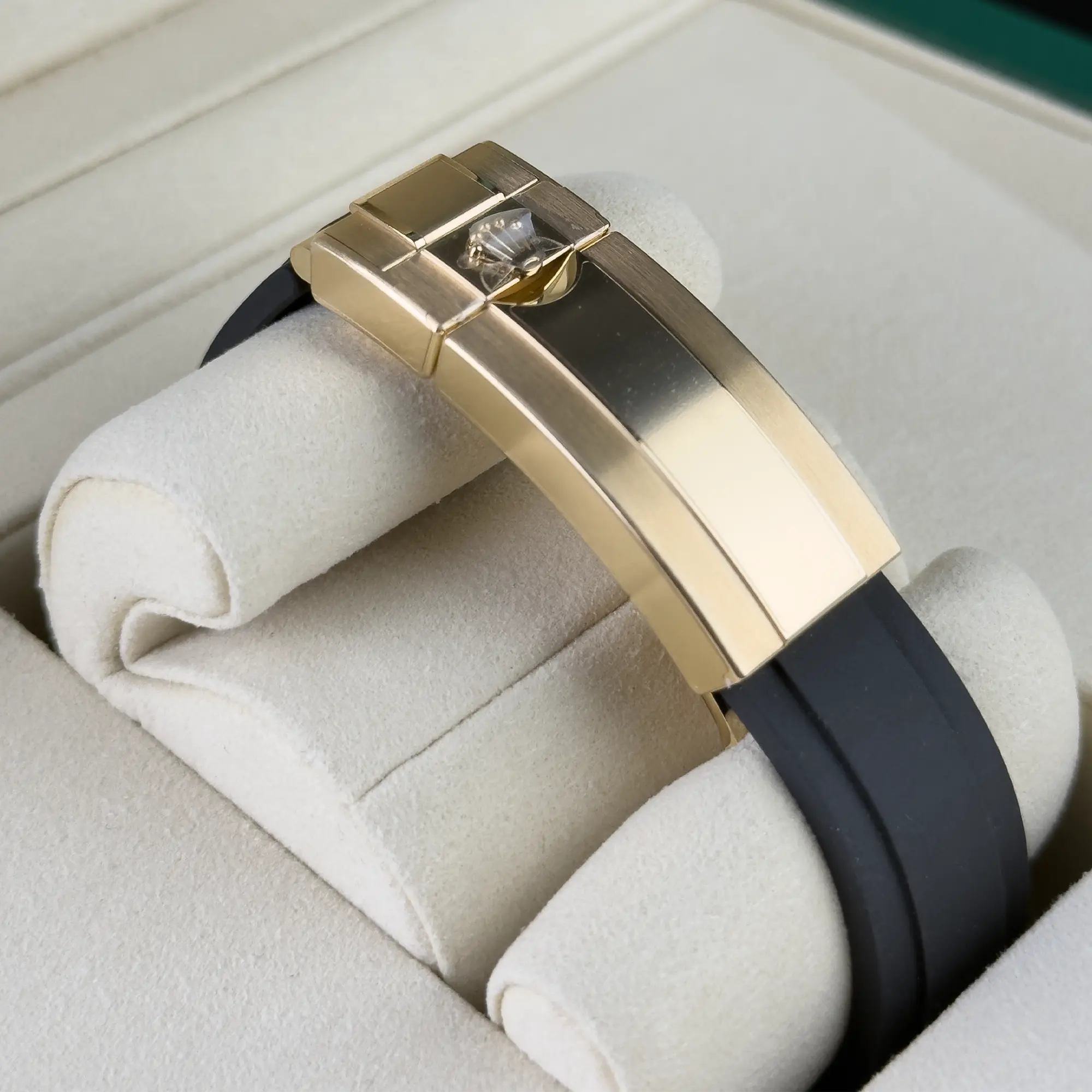 Rolex Daytona "Pikachu/YML" Gold Dial Yellow Gold Oysterflex 126518LNRolex Daytona "Pikachu/YML" Gold Dial Yellow Gold Oysterflex 126518LN - Back 2