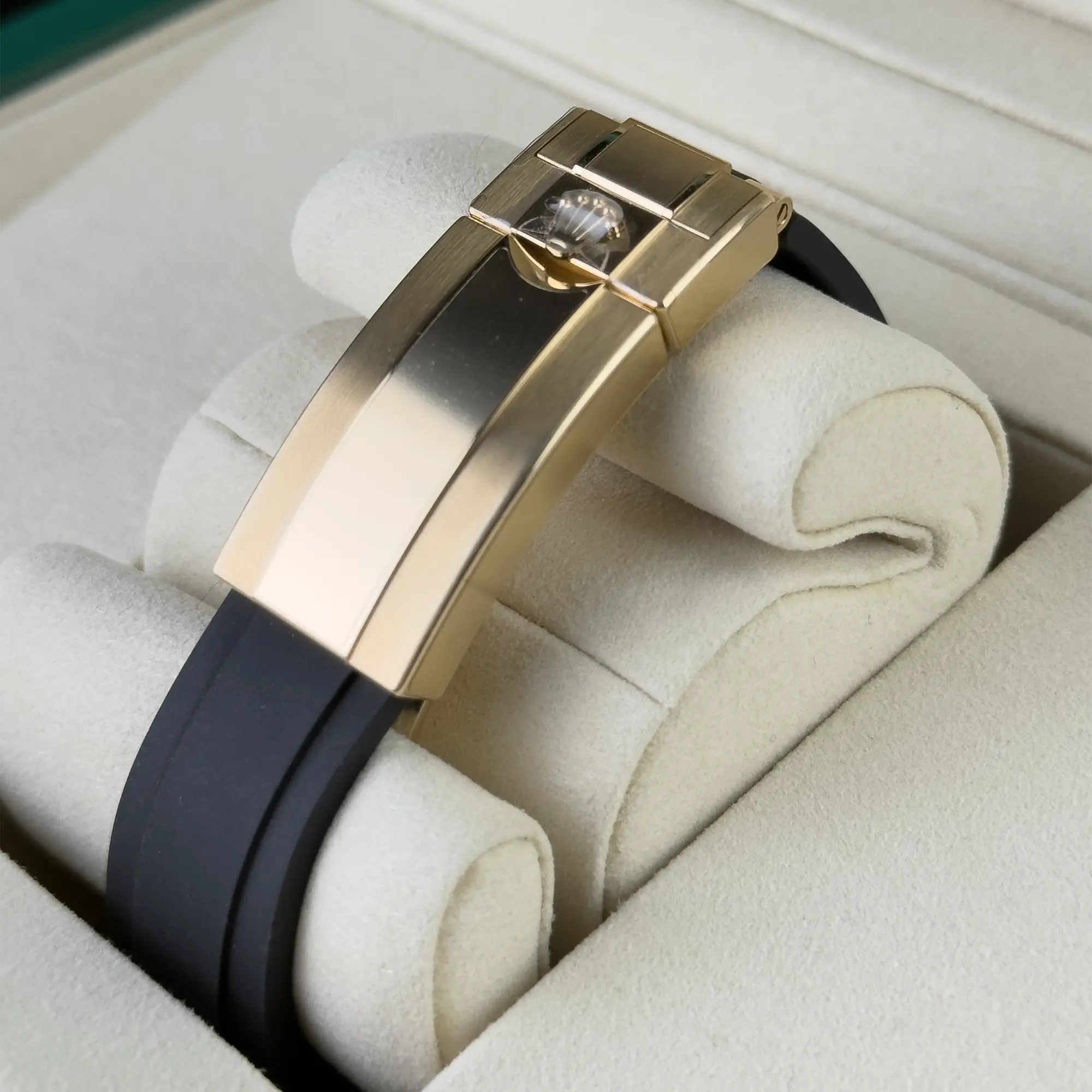 Rolex Daytona "Pikachu/YML" Gold Dial Yellow Gold Oysterflex 126518LNRolex Daytona "Pikachu/YML" Gold Dial Yellow Gold Oysterflex 126518LN - Back 3