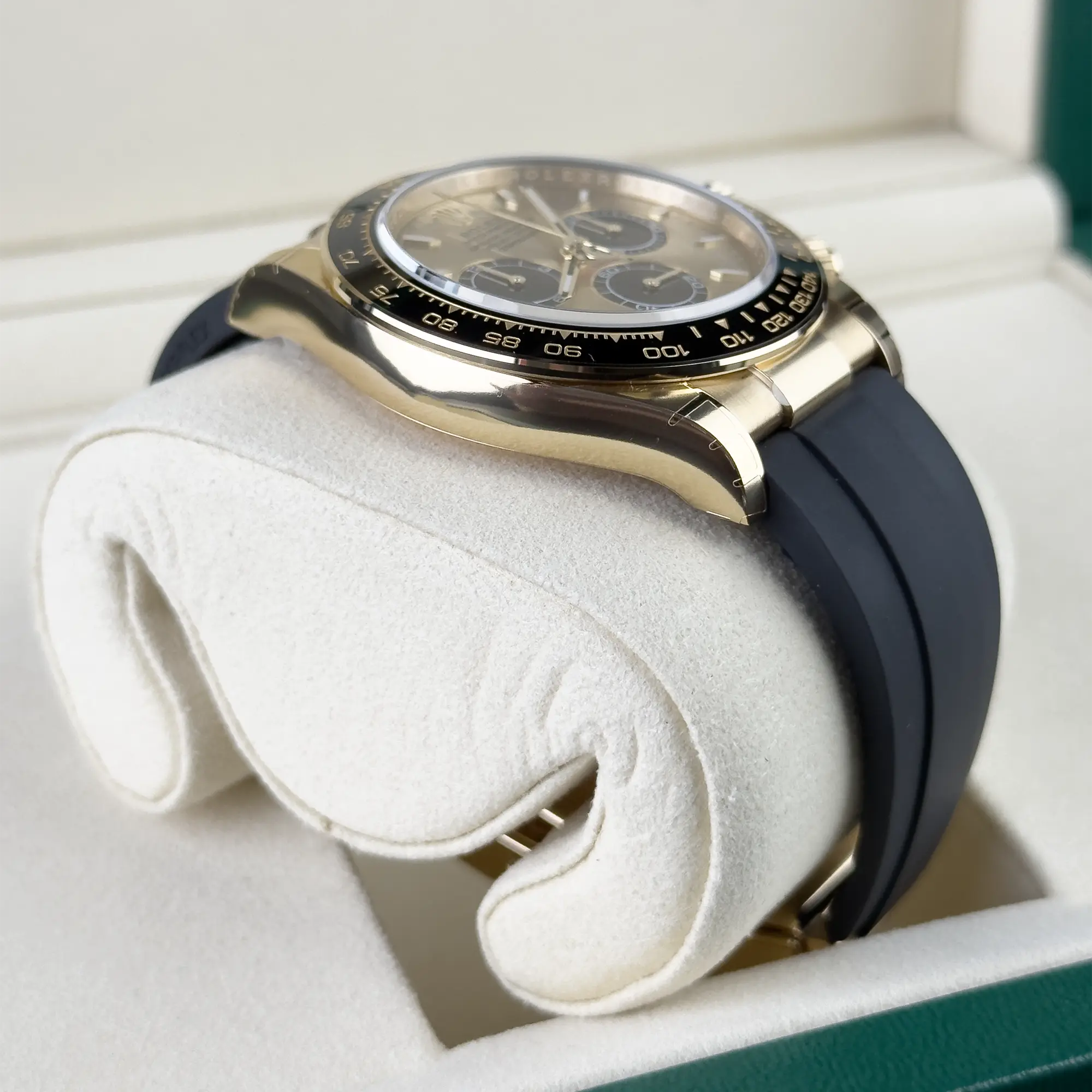 Rolex Daytona "Pikachu/YML" Gold Dial Yellow Gold Oysterflex 126518LNRolex Daytona "Pikachu/YML" Gold Dial Yellow Gold Oysterflex 126518LN - Side 4