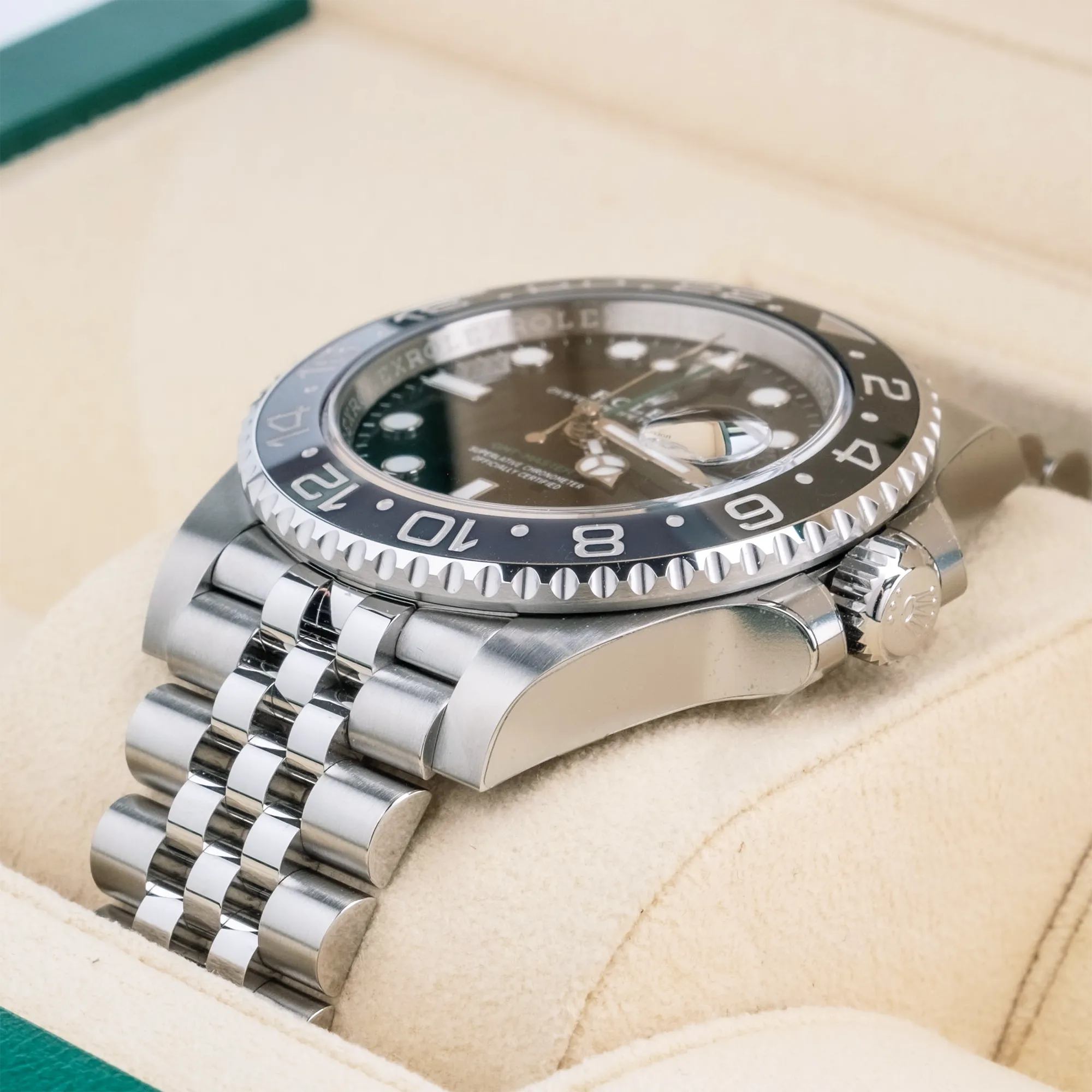 Rolex_GMT_Master_II_Bruce_Wayne_Jubilee_126710GRNR -  Right