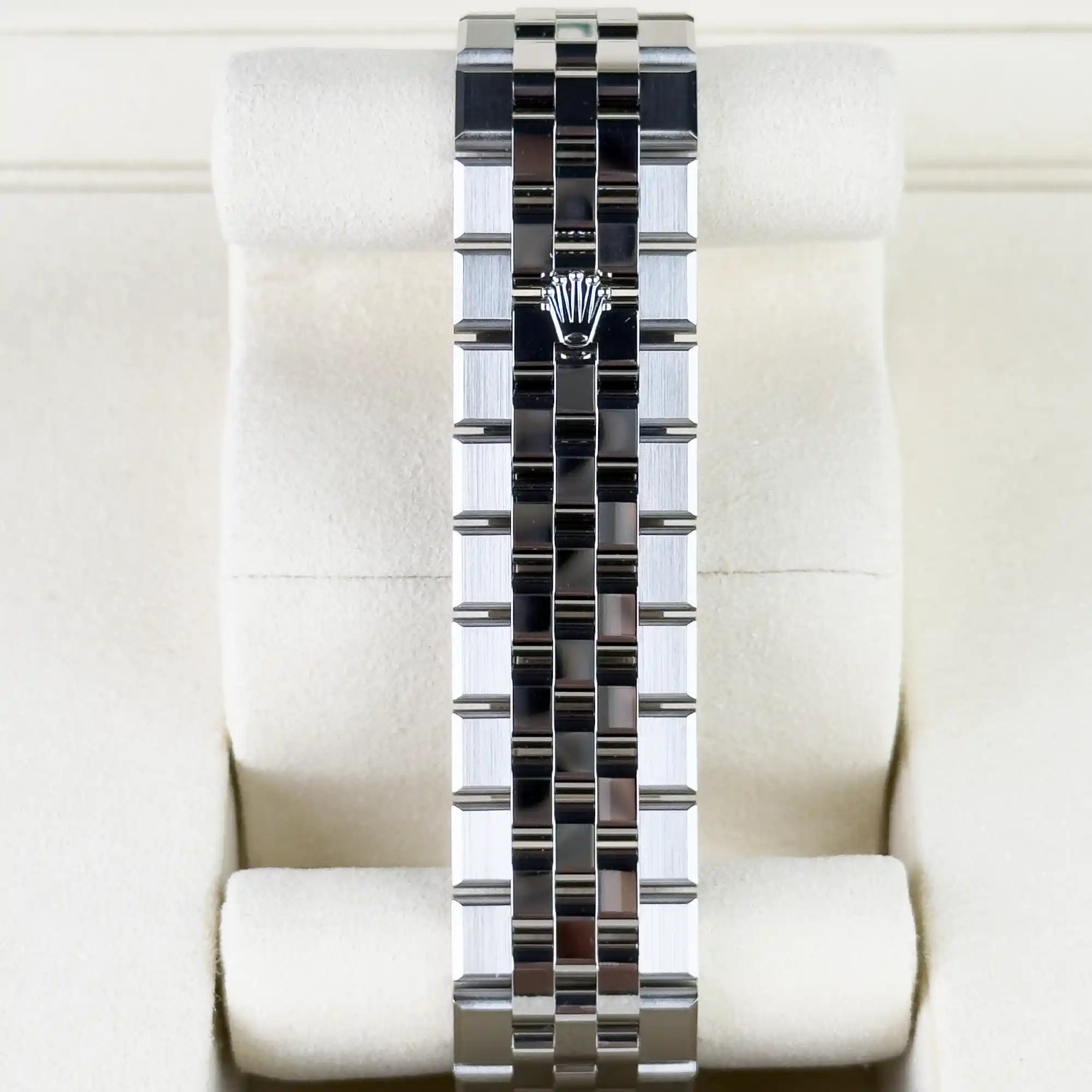 Rolex Land Dweller 36 Oystersteel White Gold White Dial Flat Jubilee 127234 - bracelet