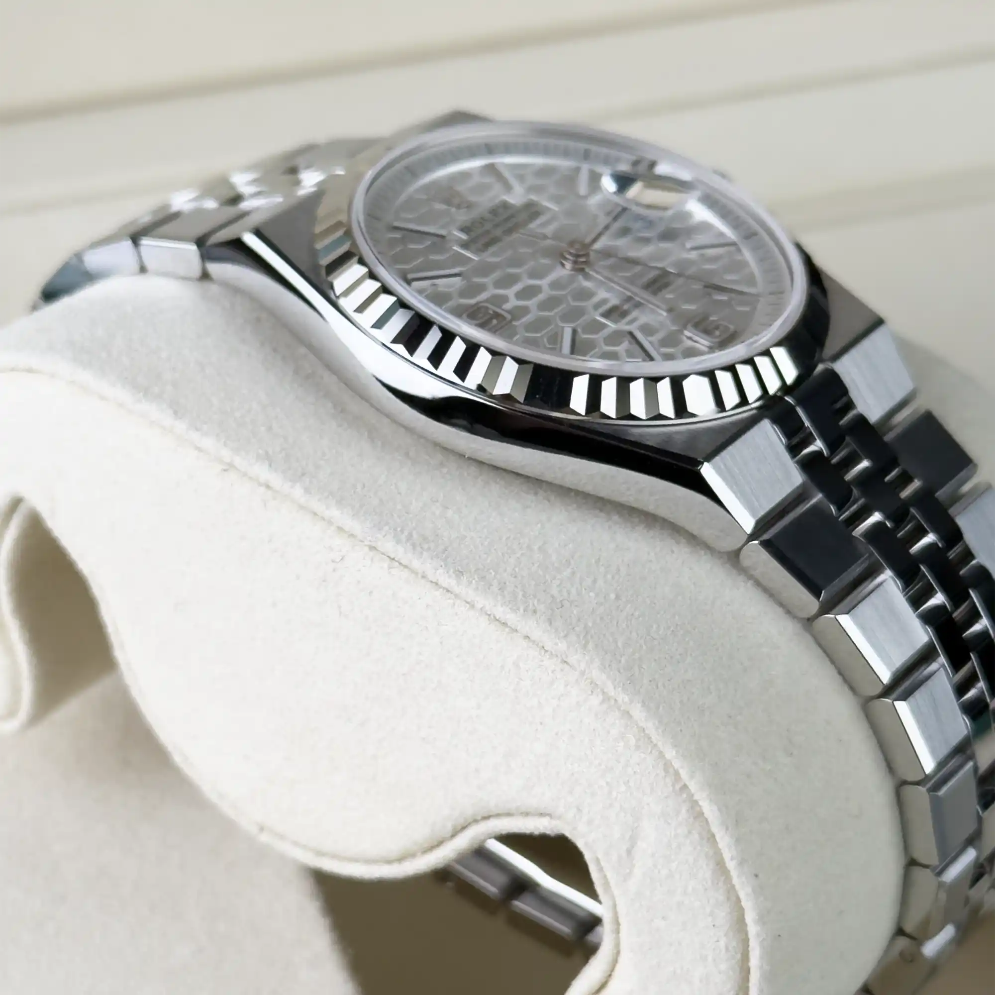 Rolex Land Dweller 36 Oystersteel White Gold White Dial Flat Jubilee 127234 - side 1