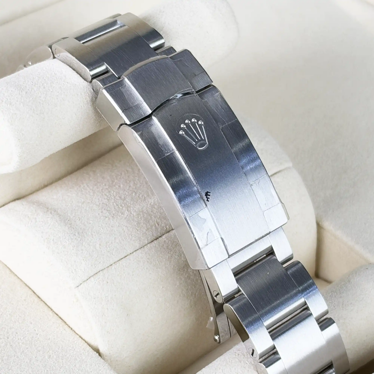 Rolex Oyster Perpetual 36 Med Blue Dial 126000 - Bracelet 2