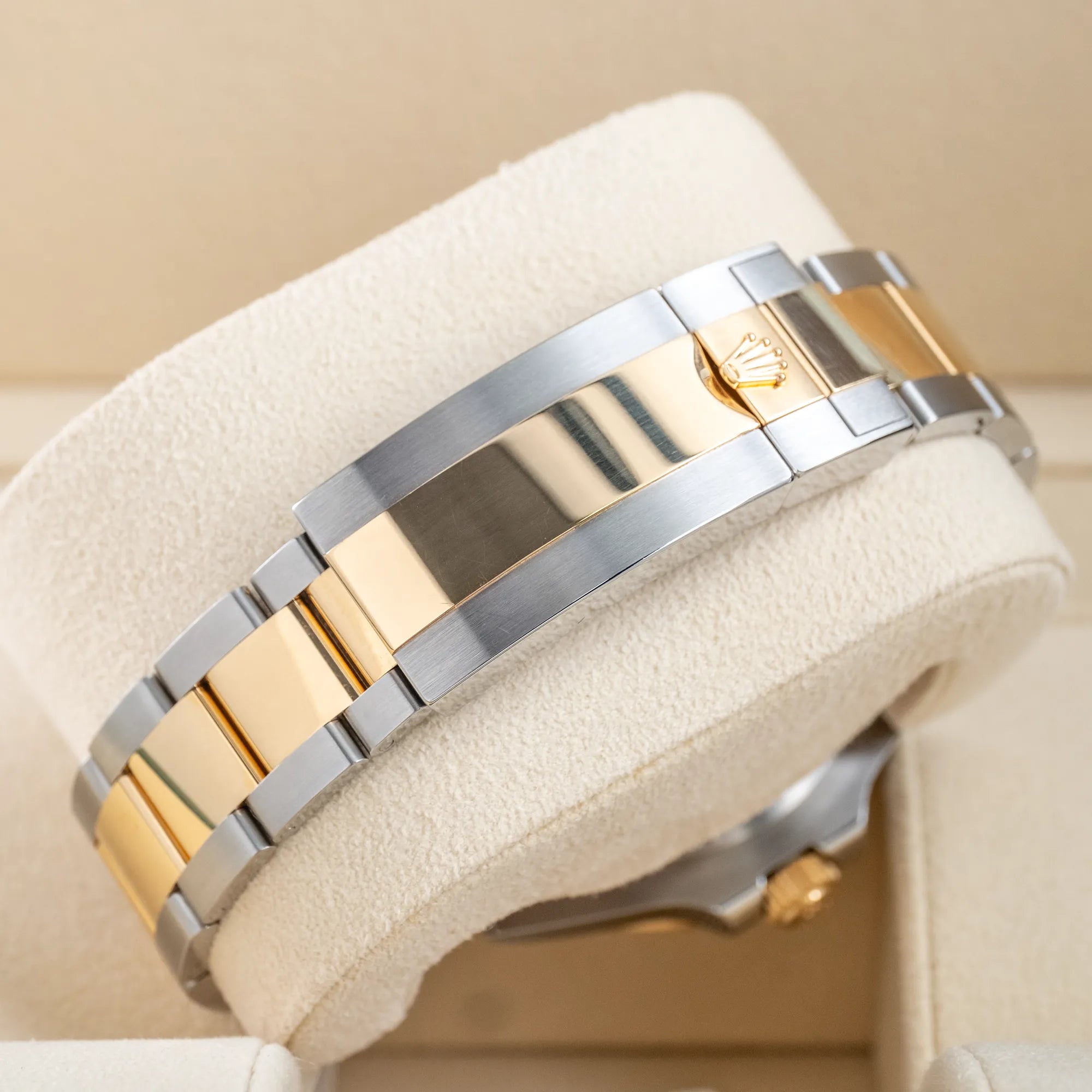 Rolex Sea-Dweller Yellow Gold Oystersteel Black 126603 - Bracelet