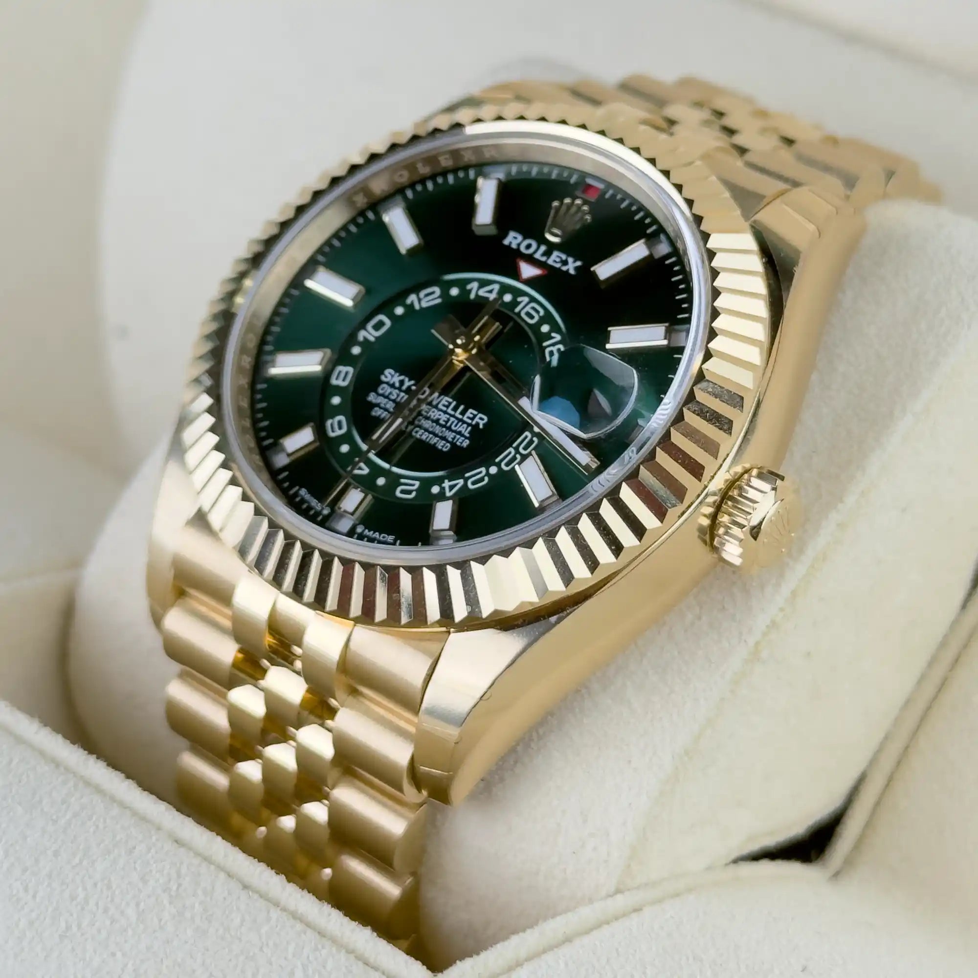 Rolex Sky Dweller Bright Green Dial Yellow Gold Jubilee 336938 - right