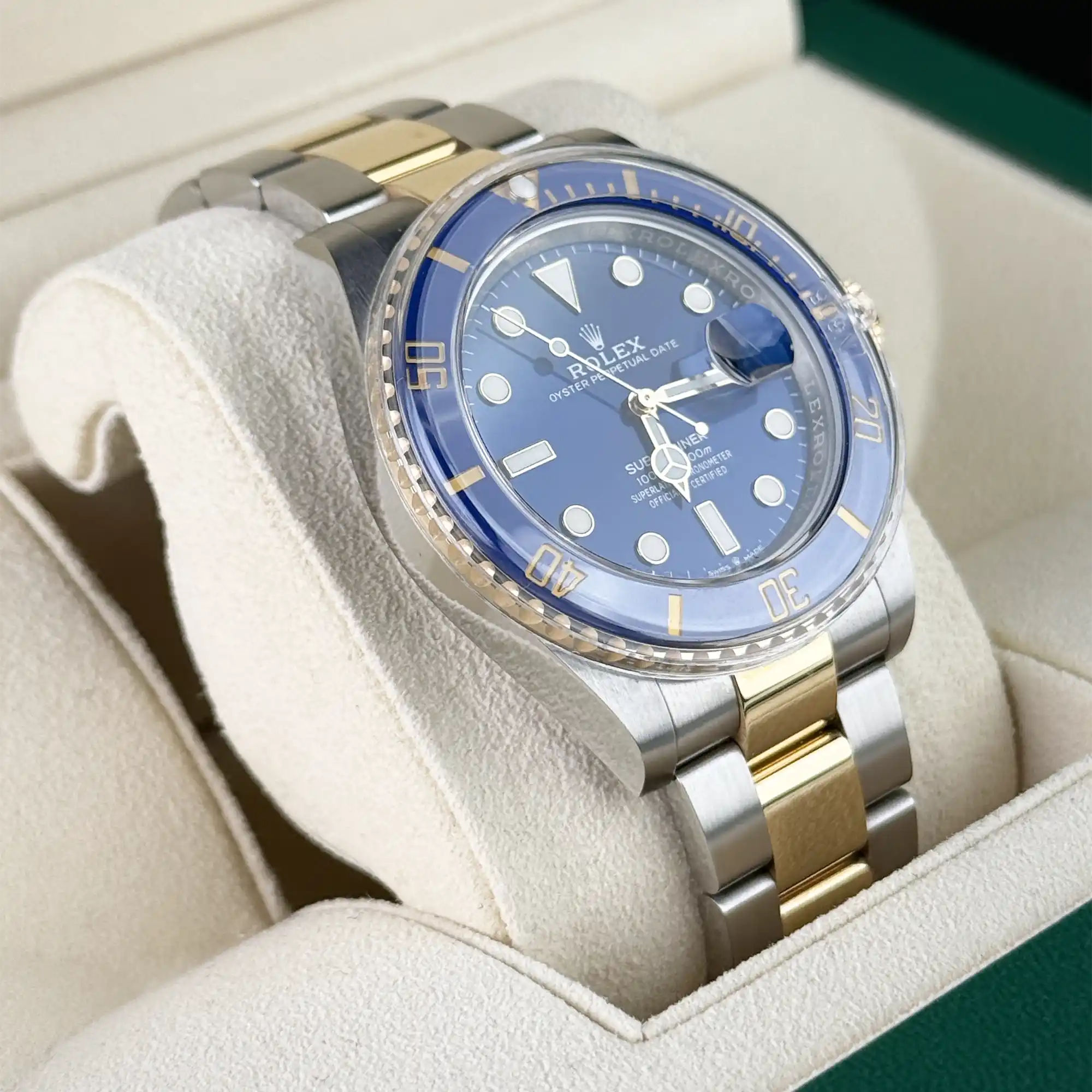 Rolex Submariner "Bluesy" 41 Oystersteel Yellow Gold 126613LB - Pre-owned Left