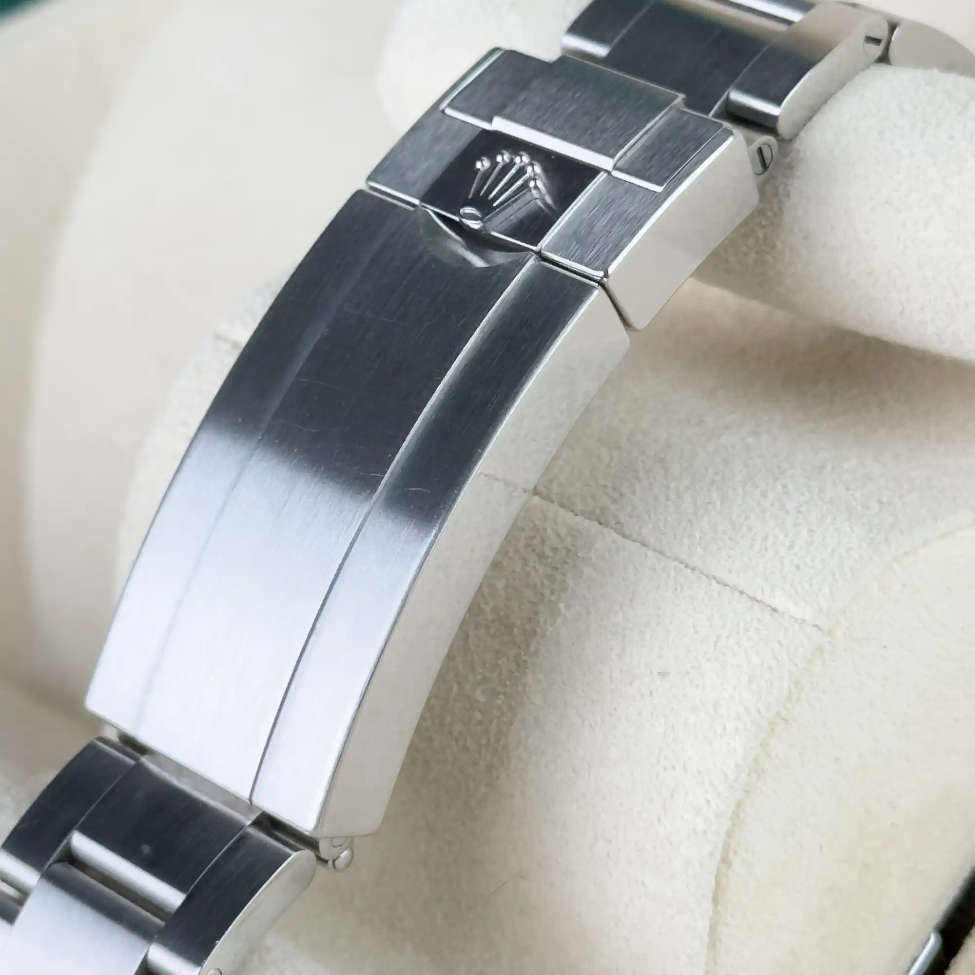 Rolex Submariner No Date Black Dial 124060 - PreOwned - Clasp 3