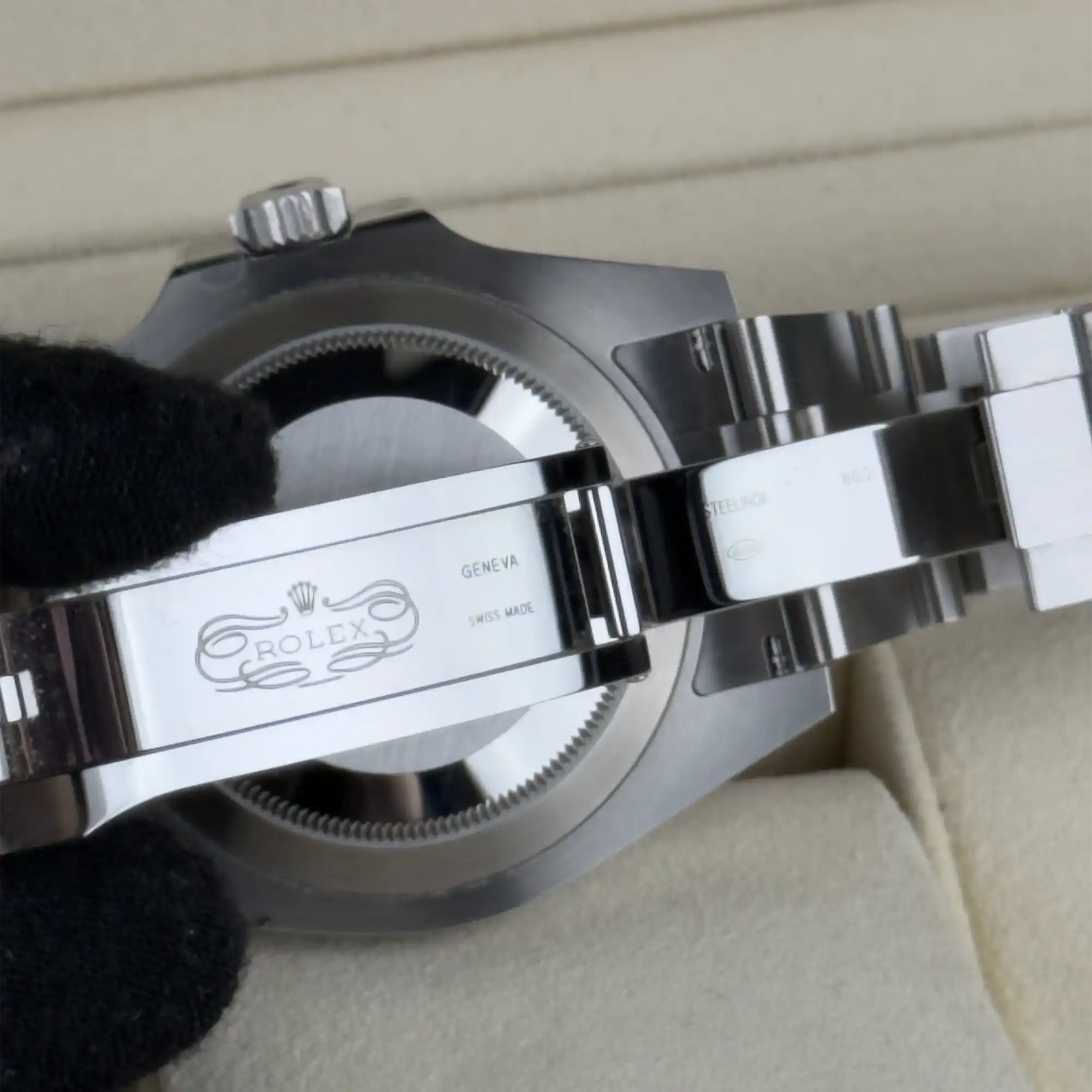 Rolex Submariner No Date Black Dial 124060 - PreOwned - Detail 2