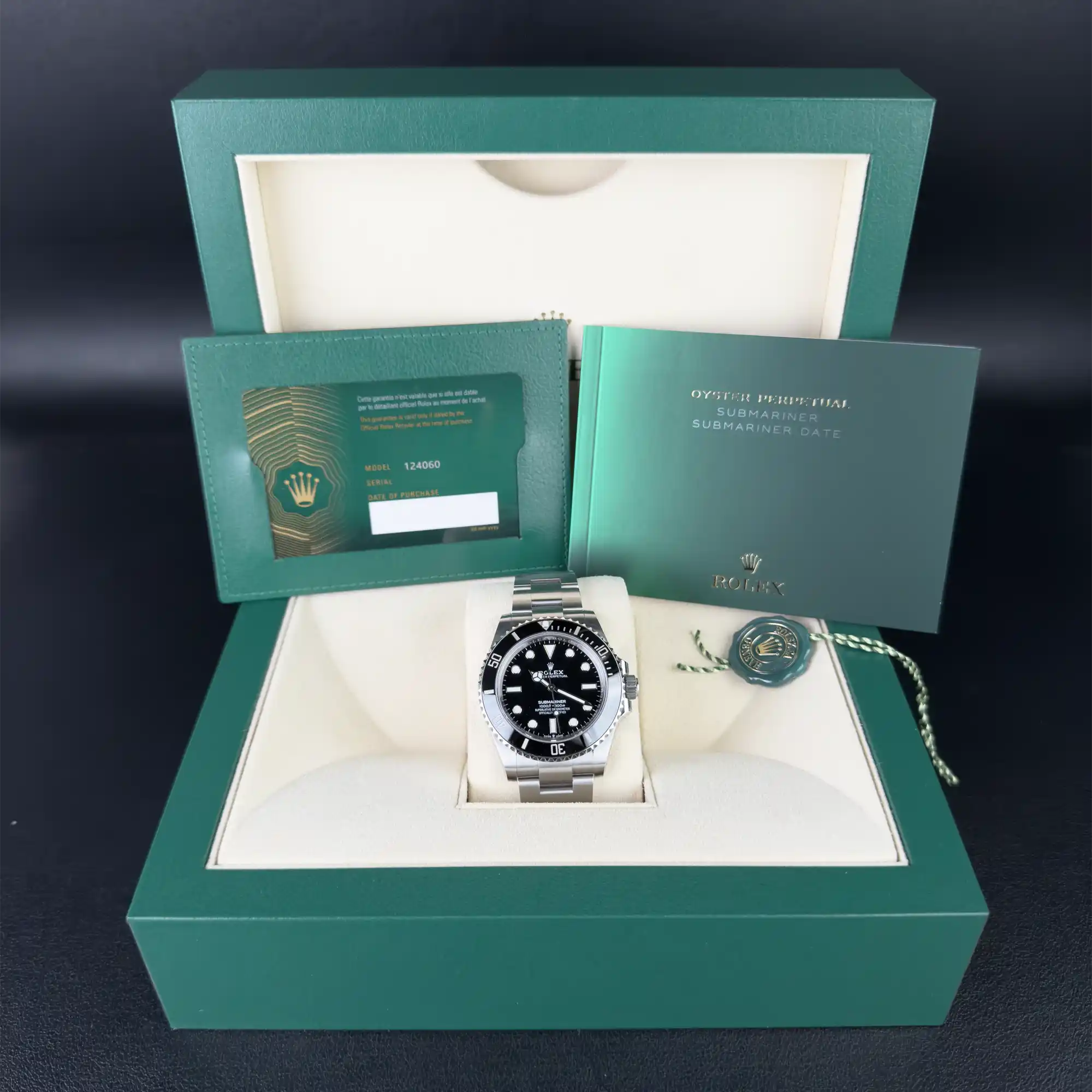 Rolex Submariner No Date Black Dial 124060 - PreOwned - Full set
