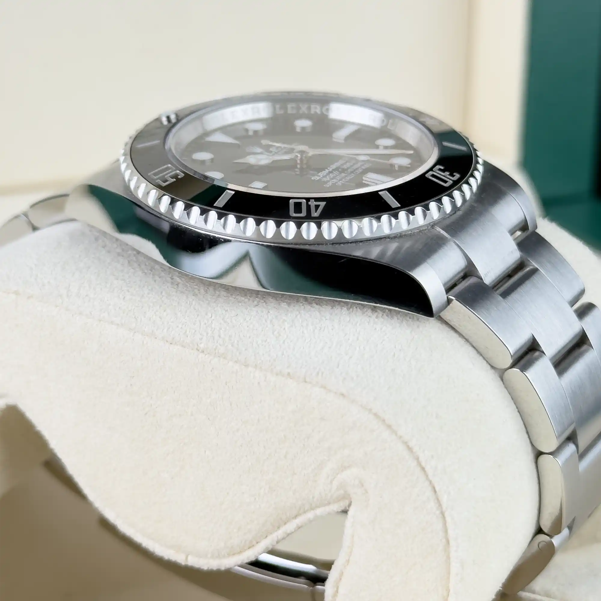 Rolex Submariner No Date Black Dial 124060 - PreOwned - Side 3