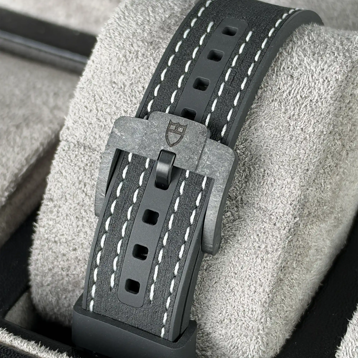 Tudor Black Bay Chronograph “Carbon 26” White Dial 42mm Black Strap 79377KN-0003 - Bracelet 3