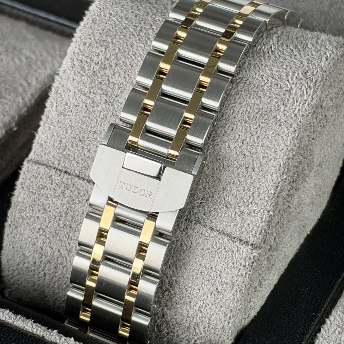 Tudor Royal Champagne Dial Day-Date Diamond Dial 41mm Steel Yellow Gold 28603-0006 - Bracelet 3