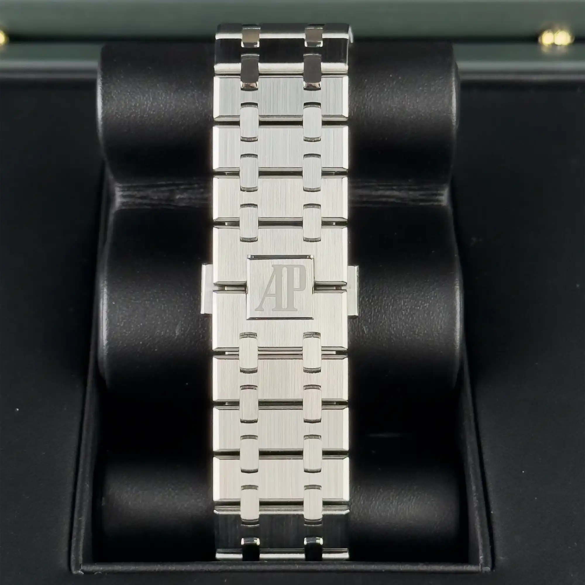 Audemars Piguet Royal Oak 41mm Black Dial Steel 15510ST.OO.1320ST.07 -  Bracelet 3