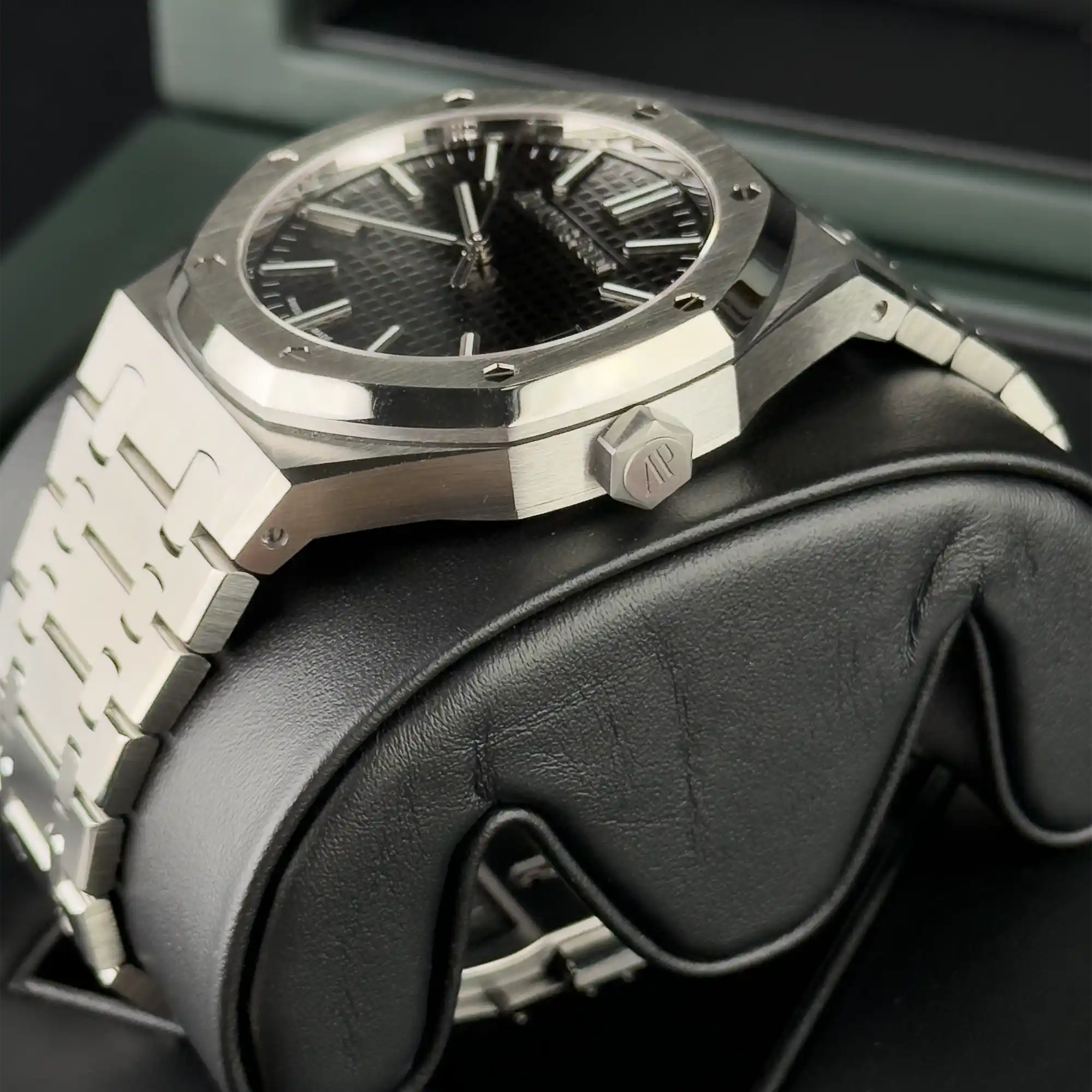 Audemars Piguet Royal Oak 41mm Black Dial Steel 15510ST.OO.1320ST.07 -  Side 2