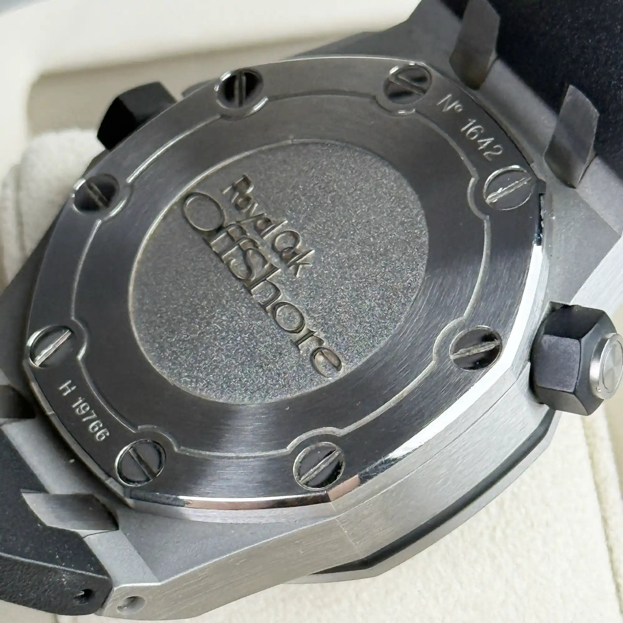 Audemars Piguet Royal Oak Offshore Diver Black Dial Stainless Steel 15710ST.OO.A002CA.01 - 2012 Pre-Owned - Case back