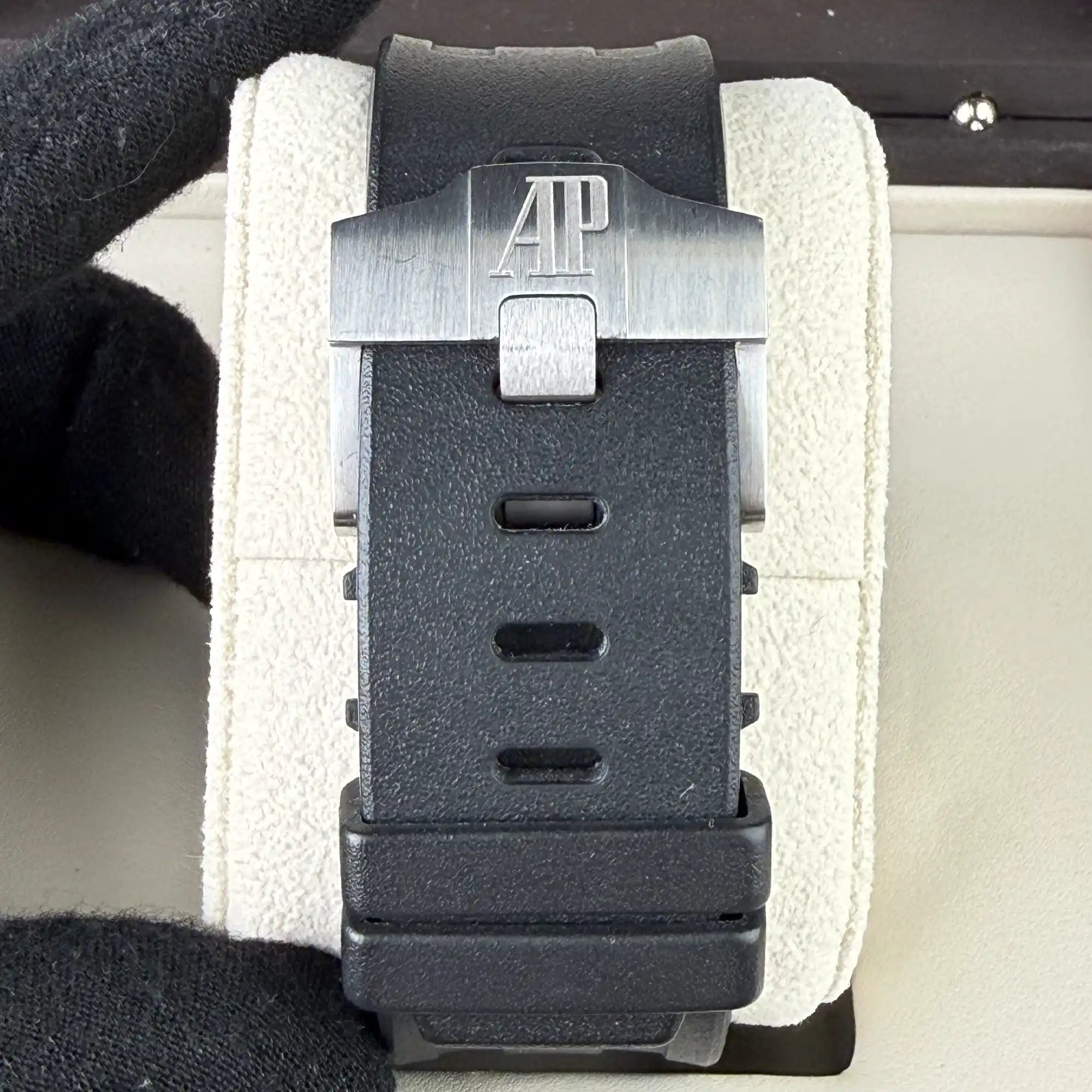 Audemars Piguet Royal Oak Offshore Diver Black Dial Stainless Steel 15710ST.OO.A002CA.01 - 2012 Pre-Owned - Clasp