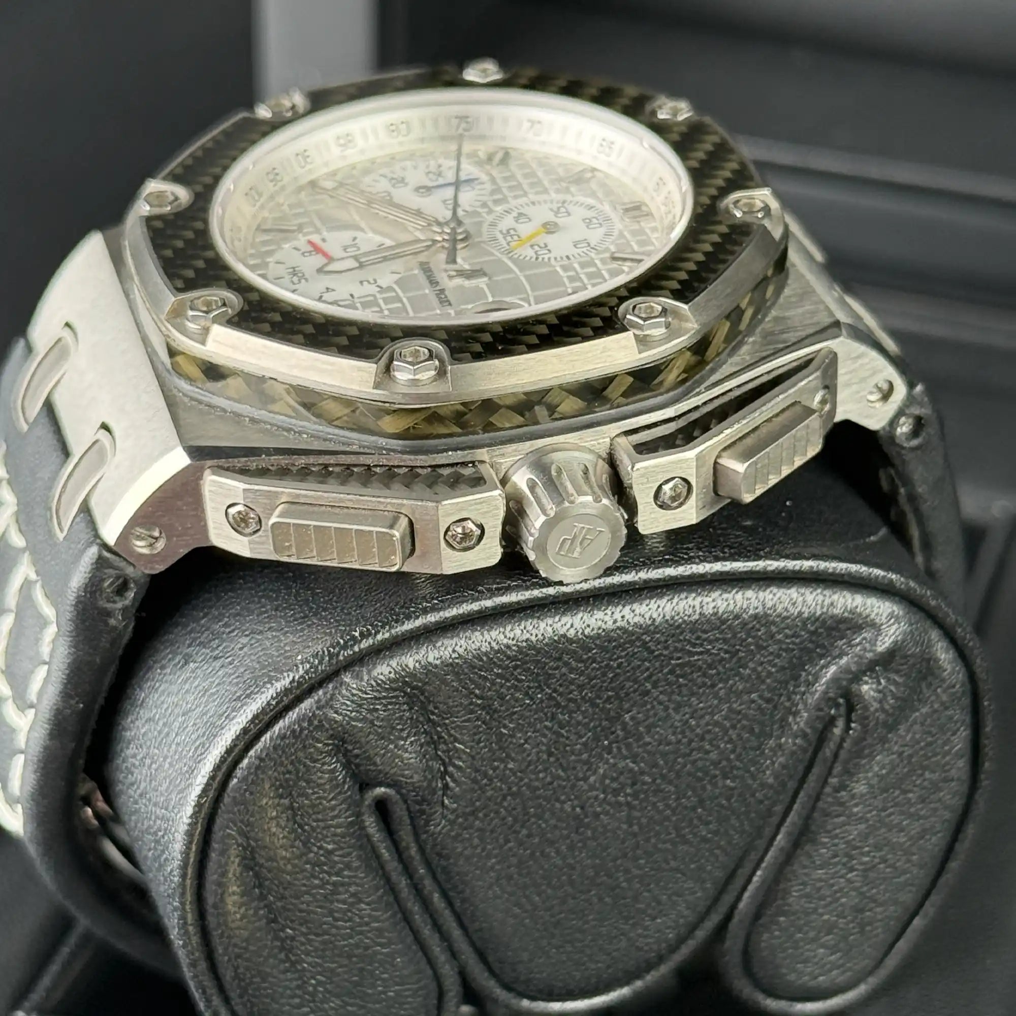 Audemars Piguet Royal Oak Offshore White Dial Titanium 26030IO.OO.D001IN.01 'Juan Pablo Montoya' - 2005 Pre-Owned -  Side 2