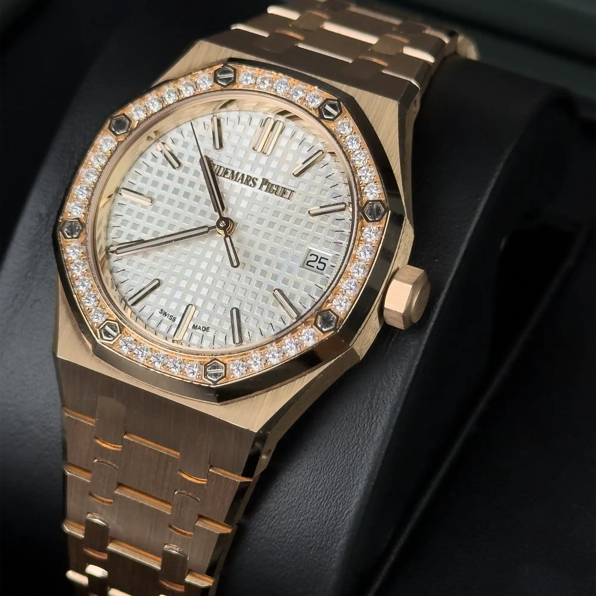 Audemars Piguet Royal Oak Silver Dial Rose Gold Diamond Bezel 15551OR.ZZ.1356OR.04 - 2026 Pre-Owned Mint - Right