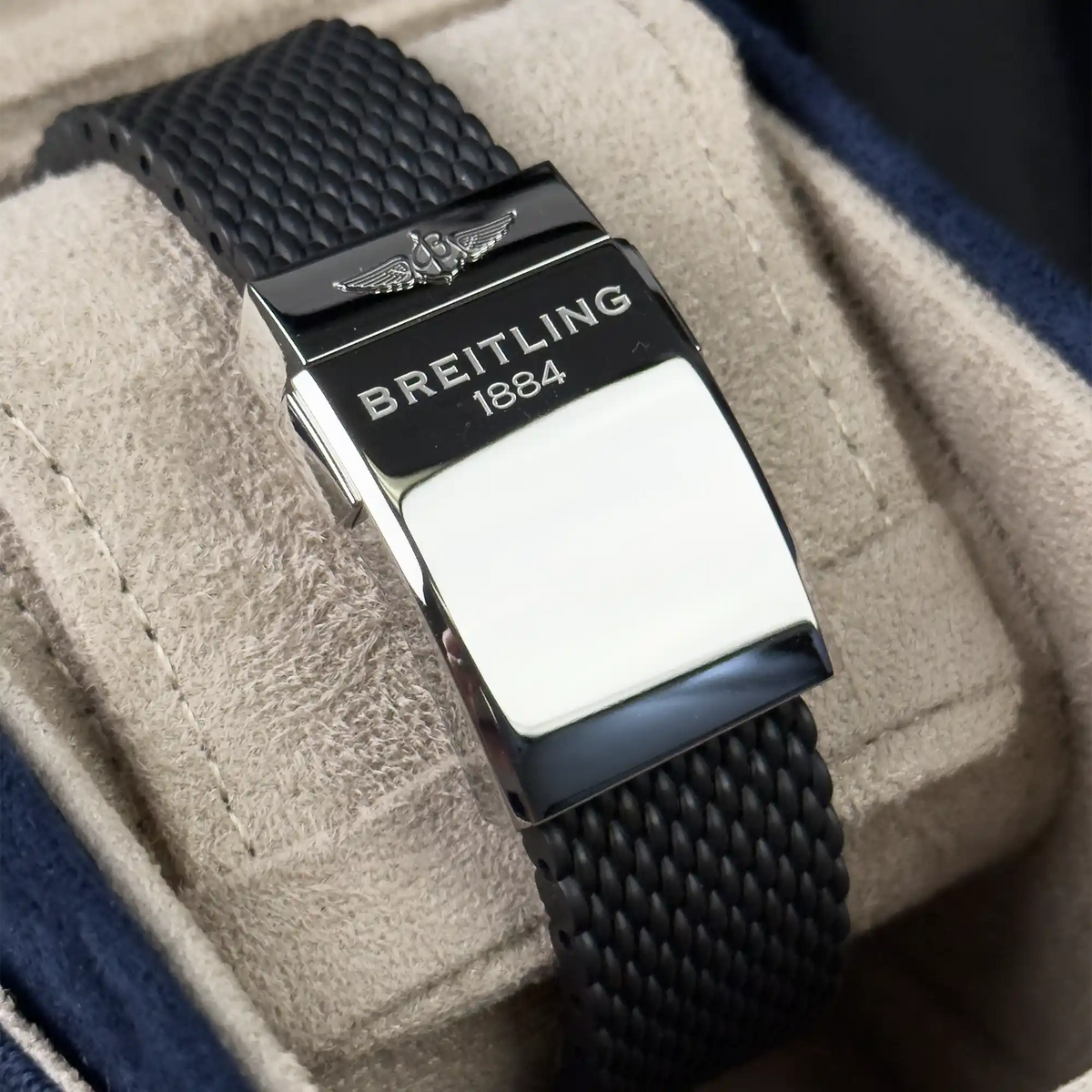Breitling Superocean Heritage Black Dial Rubber Strap 42mm AB2010 - Bracelet 2