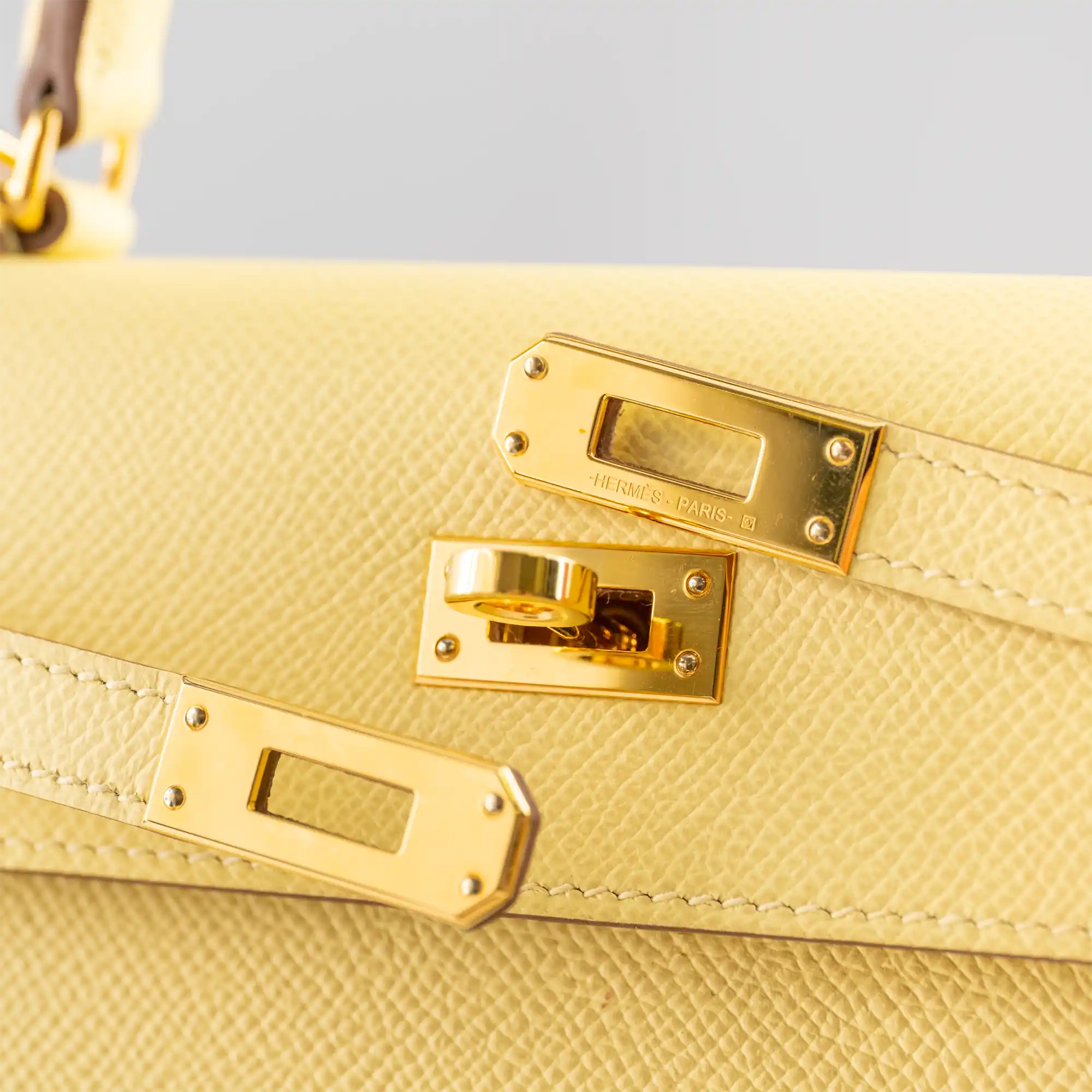Hermes Kelly 25 Jaune Poussin Epsom Gold Hardware – 2021 Pre-owned - Plaque