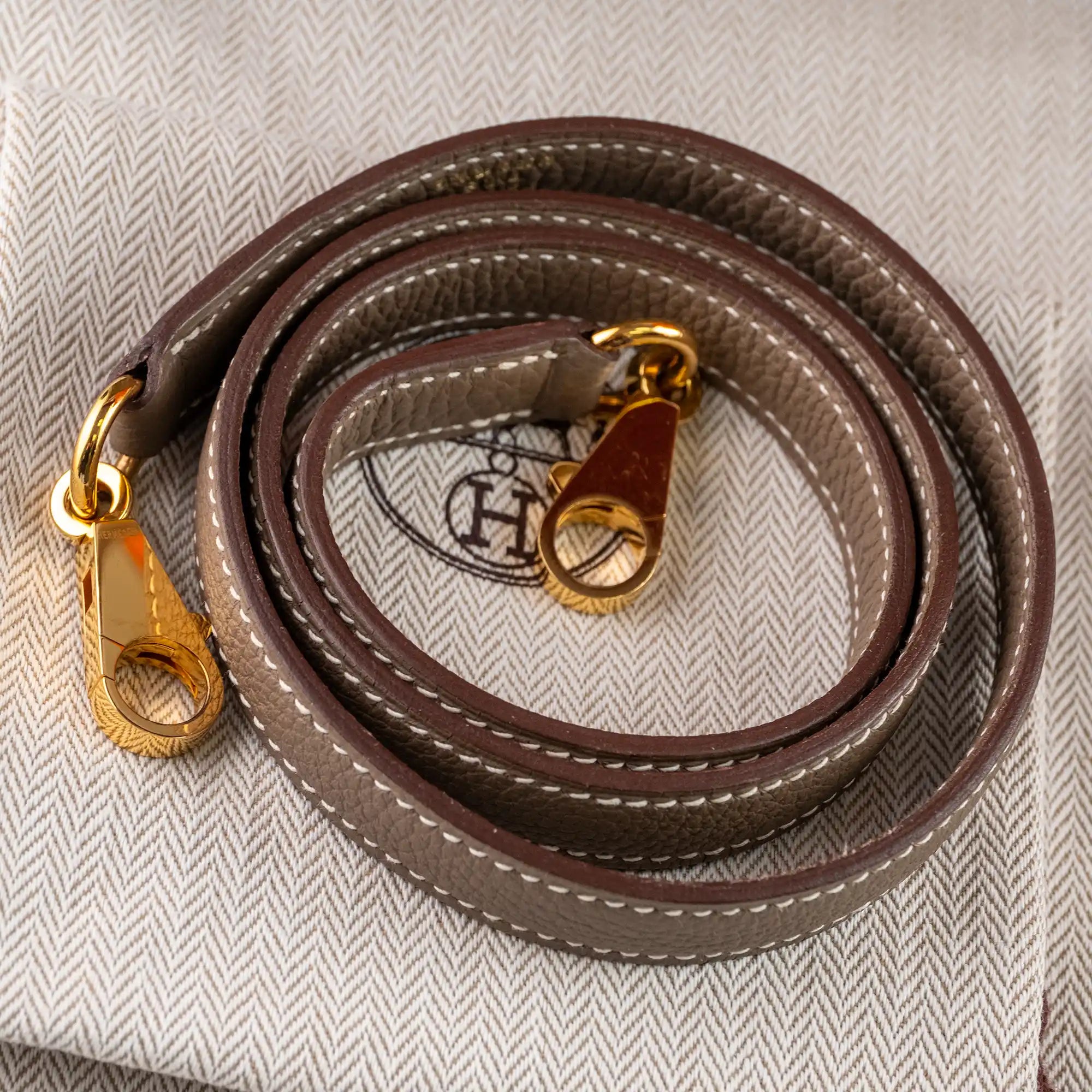 Hermes Kelly 28 Etoupe Togo Gold Hardware - Strap