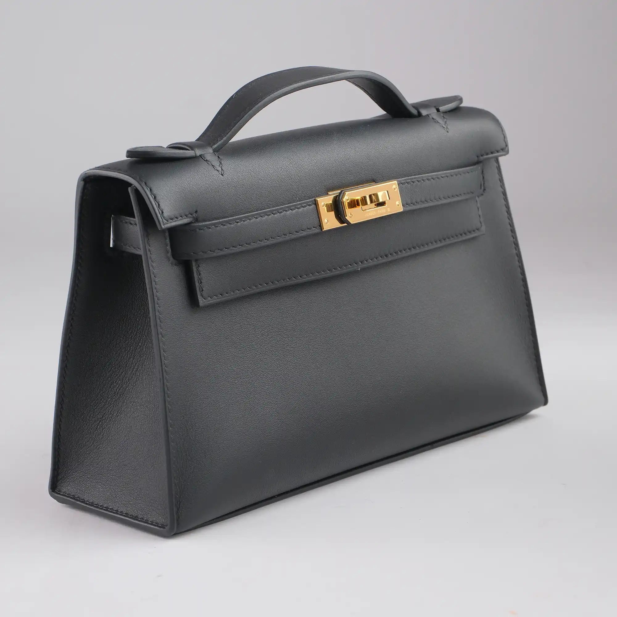 Hermès Kelly Pochette Black Swift Leather Gold Hardware - Side 2