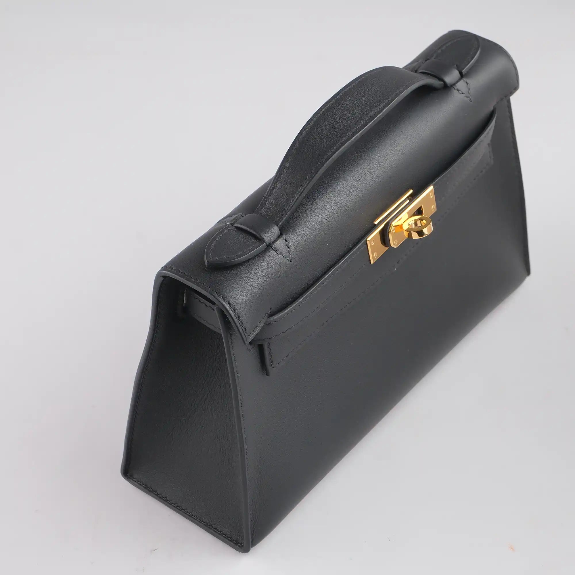 Hermès Kelly Pochette Black Swift Leather Gold Hardware - Top 2