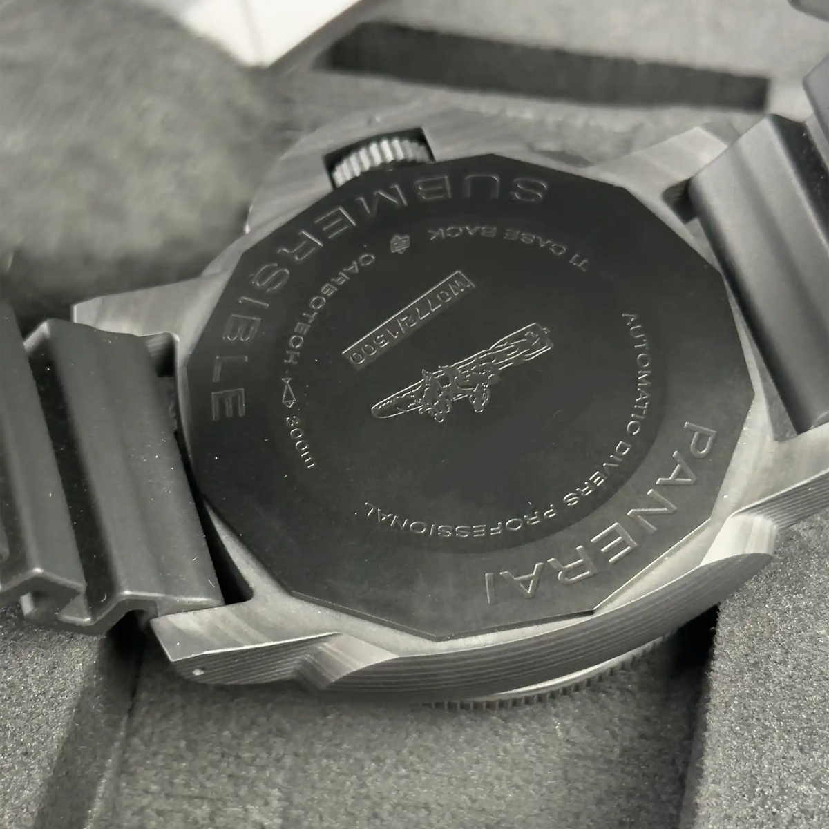 Panerai Submersible Carbotech Black Dial 47mm PAM01616 - Case back